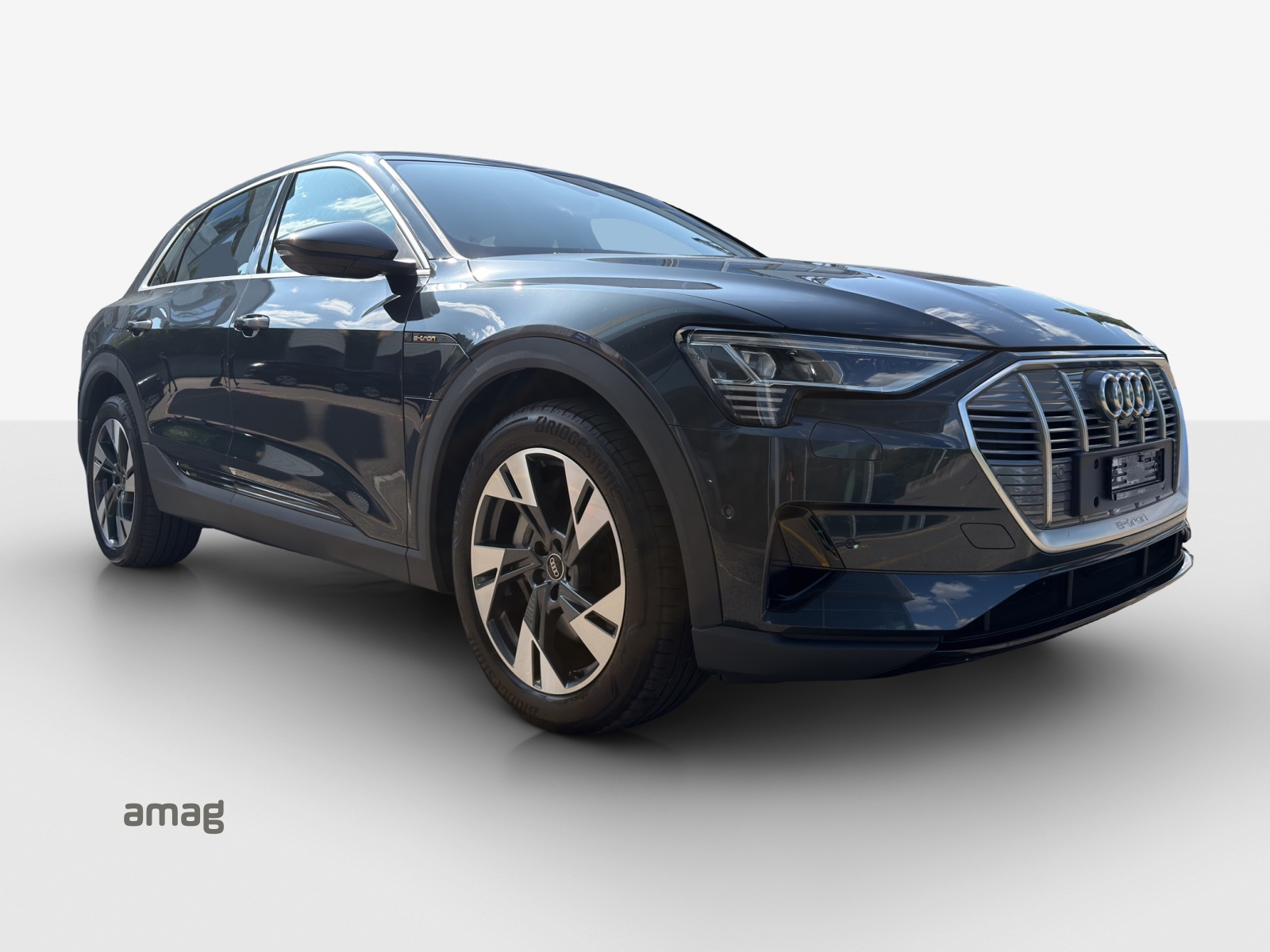 AUDI e-tron 55 quattro-image-5