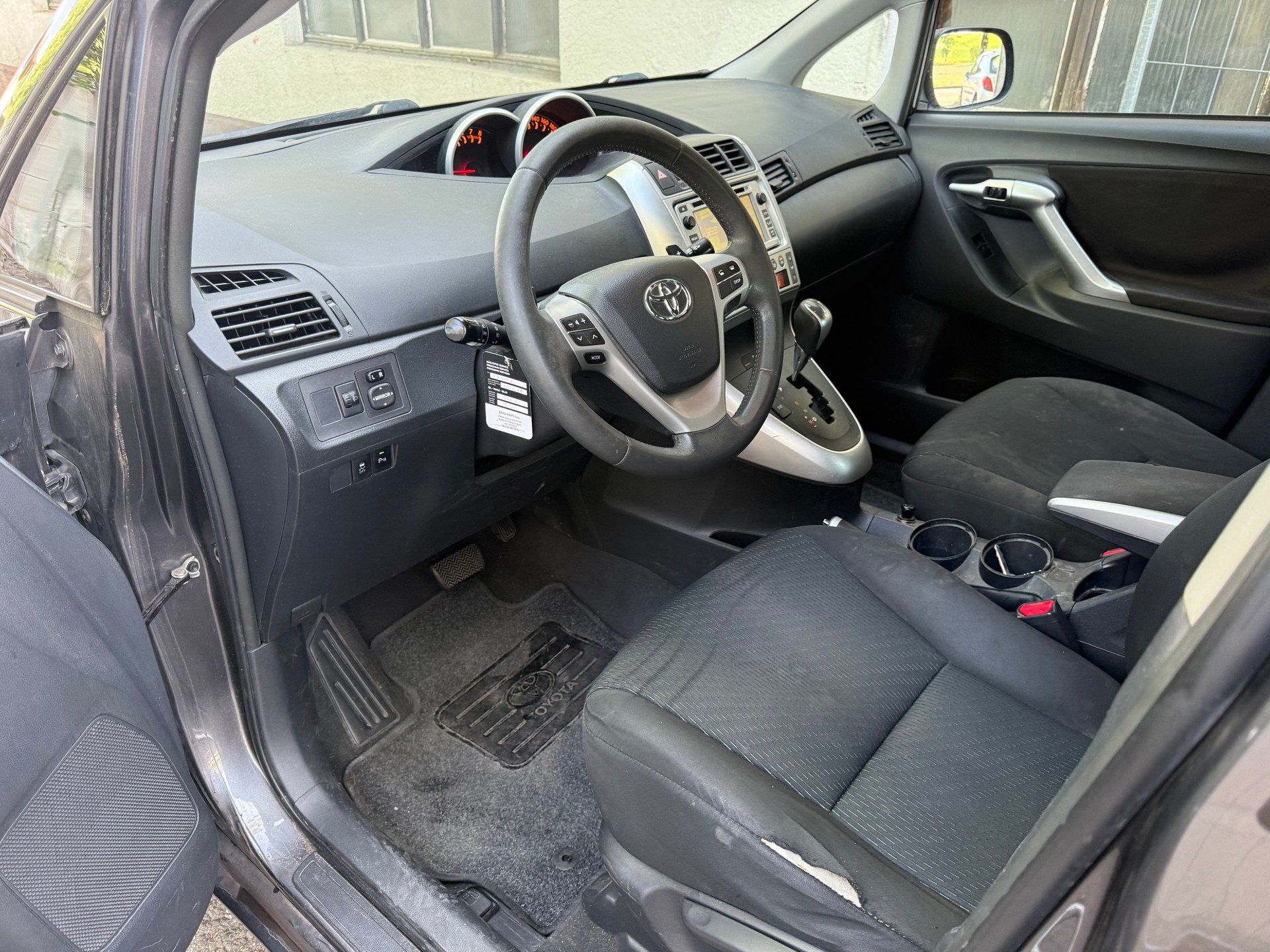 TOYOTA Verso 1.8 easy Multidrive-image-8