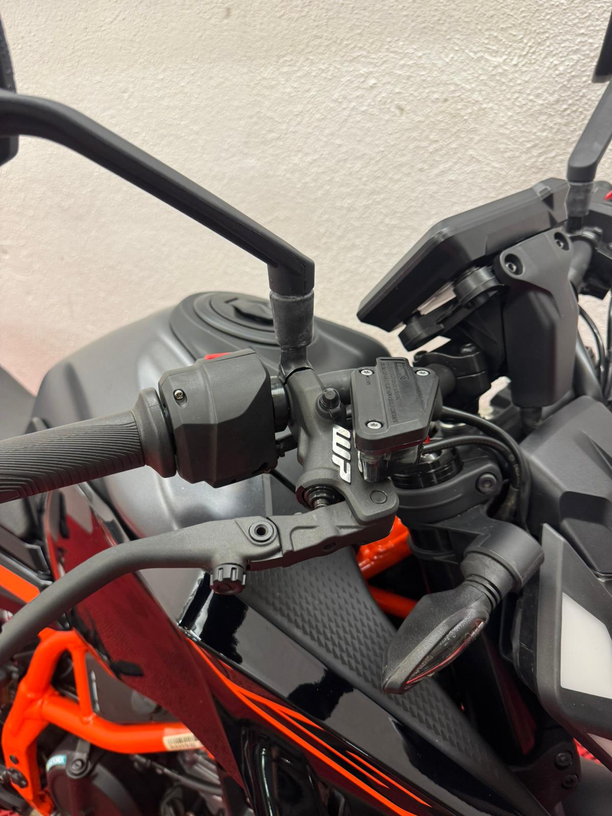 KTM 390 Duke-image-8