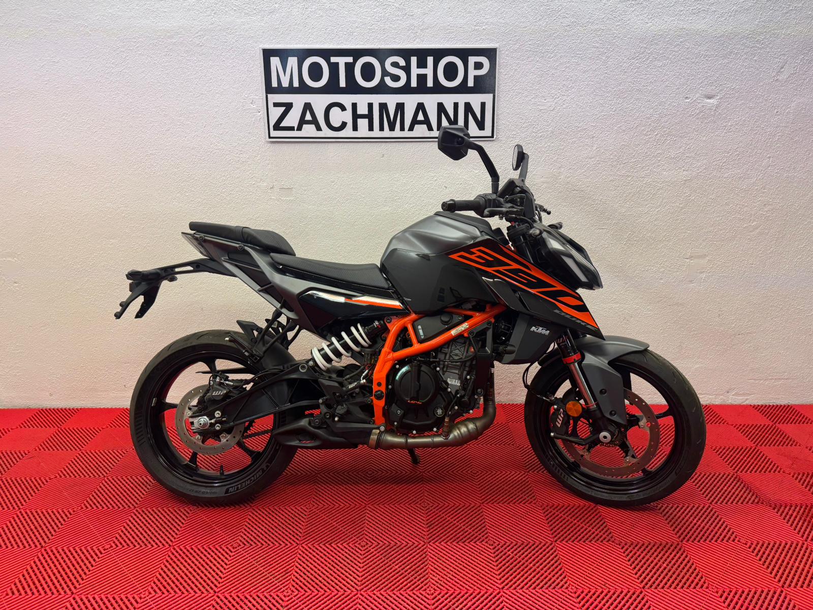 KTM 390 Duke