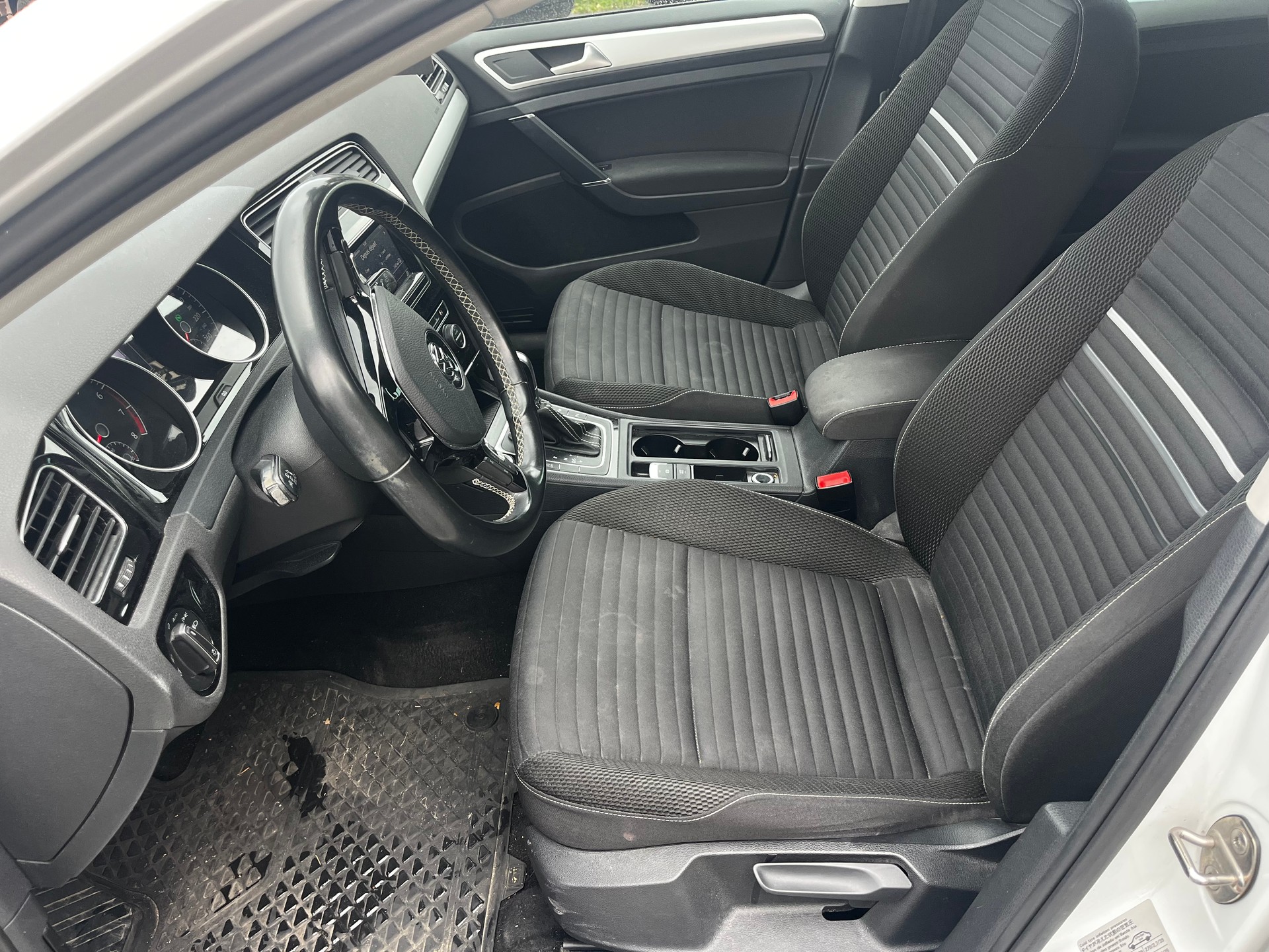 VW Golf 1.4 TSI Cup DSG-image-8