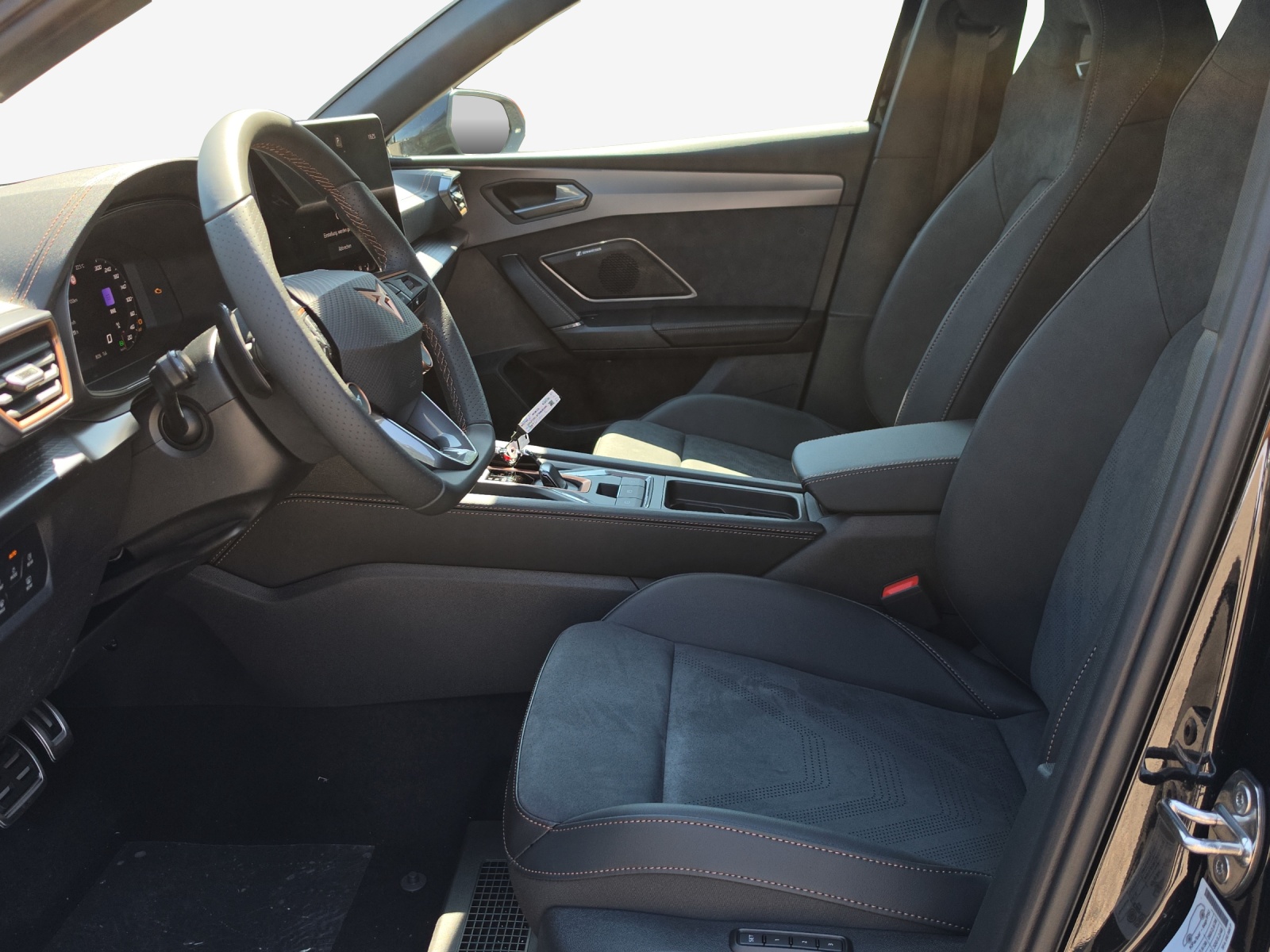 CUPRA LEON ST 2.0 TSI Black Symphony DSG 4Drive-image-7