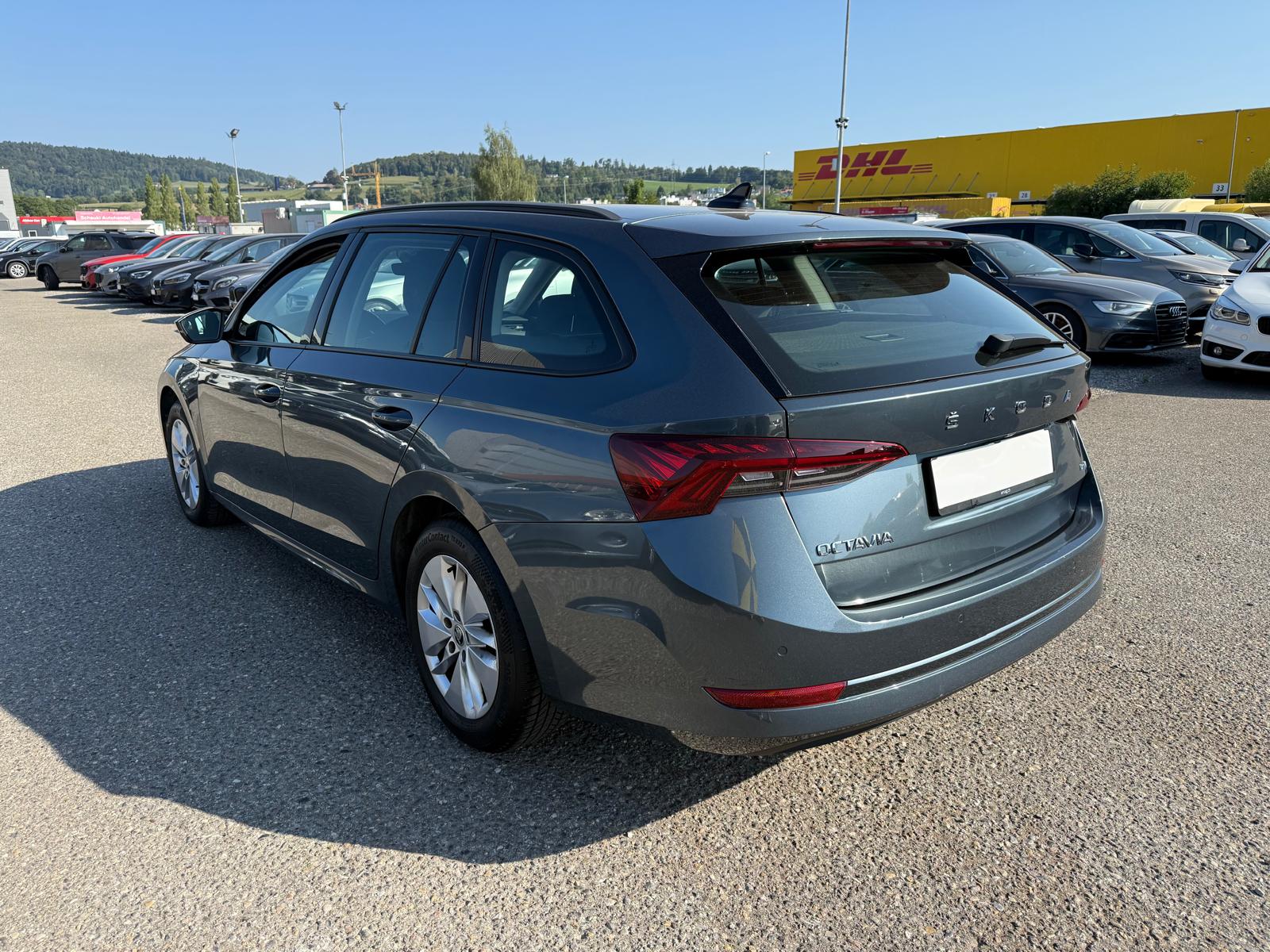 SKODA Octavia Combi 2.0 TDI Ambition 4x4 DSG-image-3