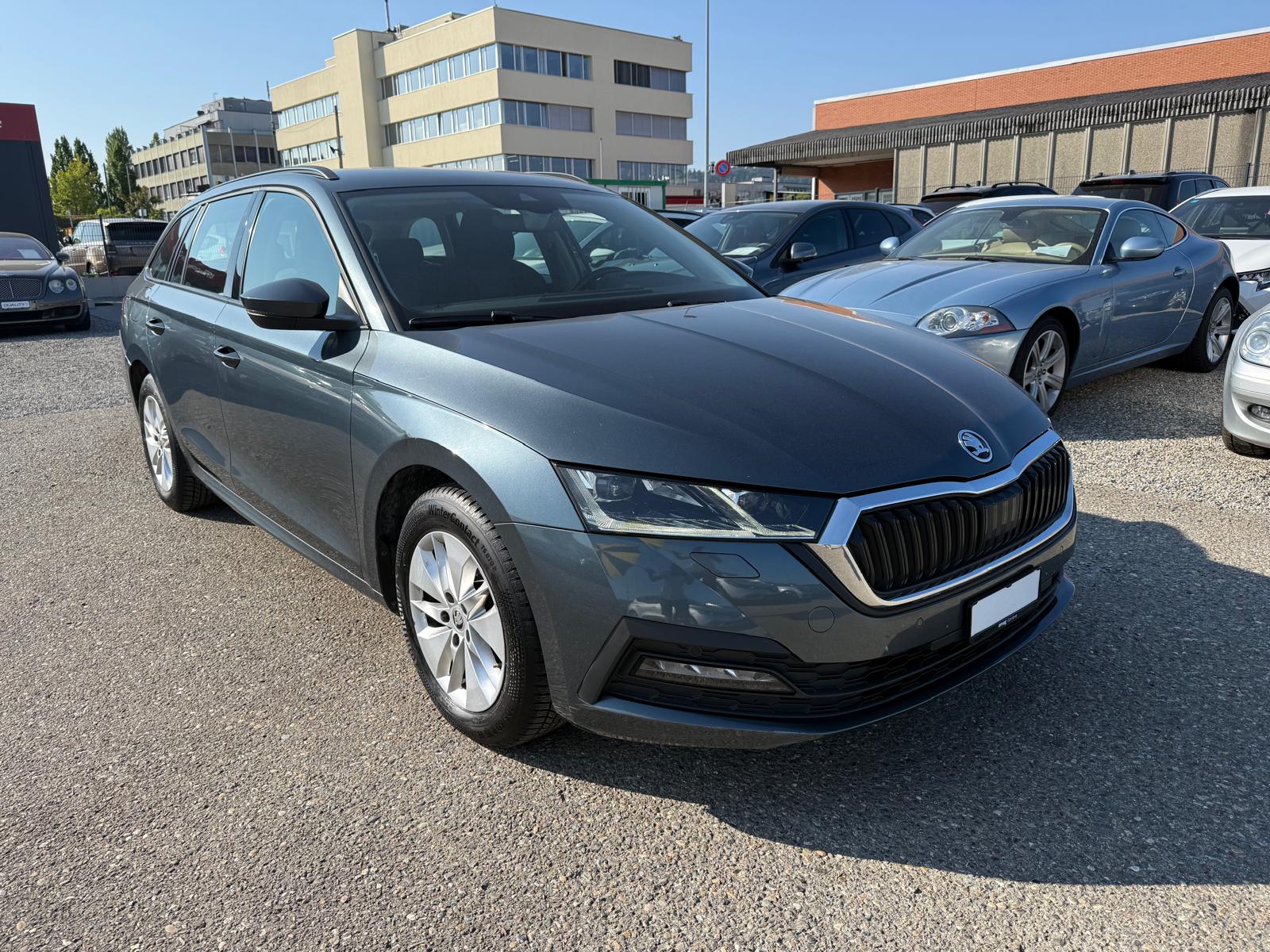 SKODA Octavia Combi 2.0 TDI Ambition 4x4 DSG-image-2