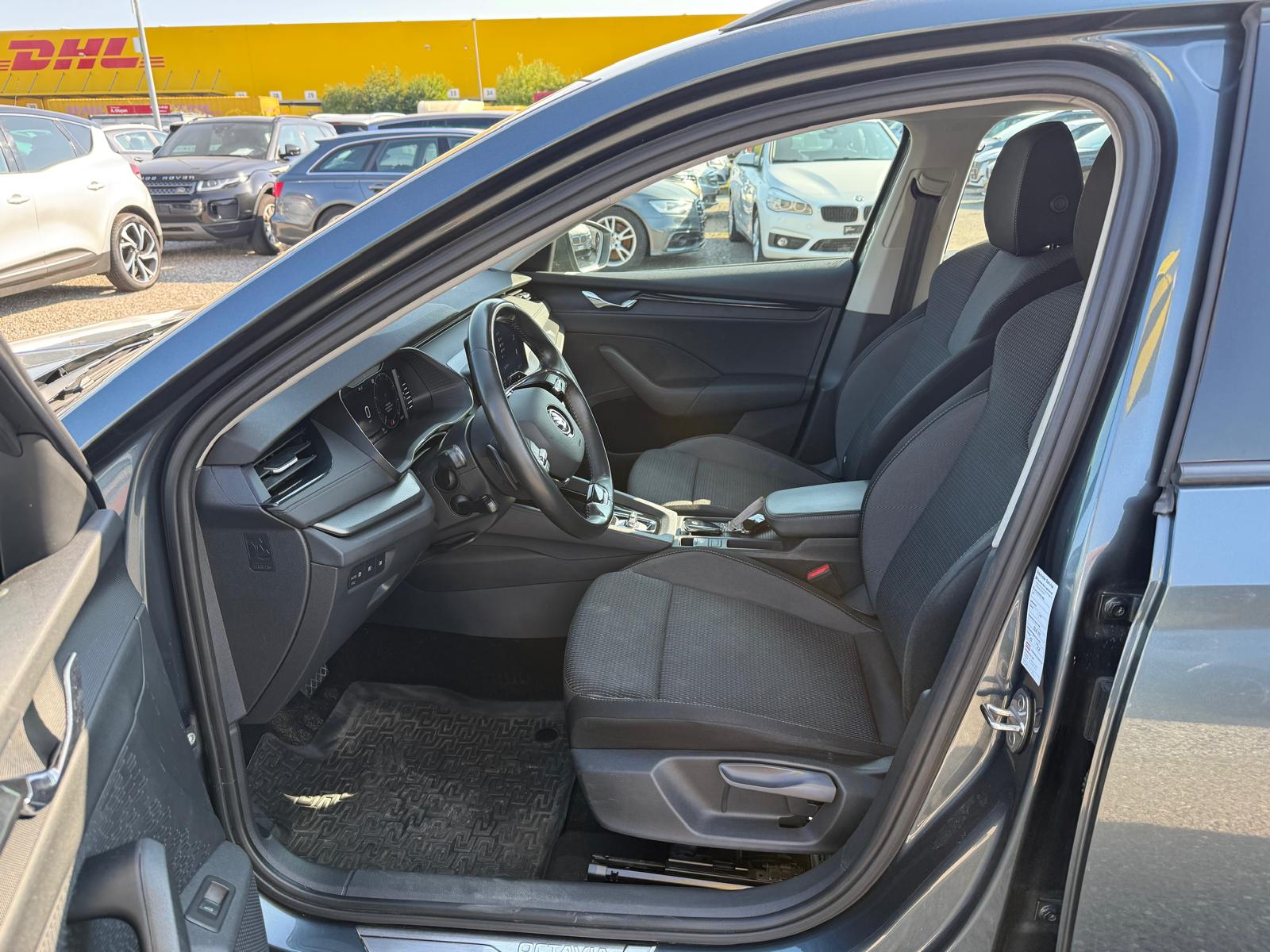 SKODA Octavia Combi 2.0 TDI Ambition 4x4 DSG-image-7