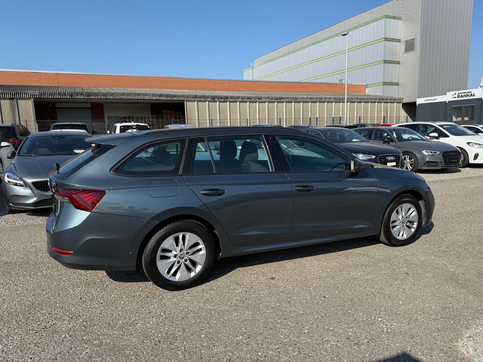 SKODA Octavia Combi 2.0 TDI Ambition 4x4 DSG-image-6