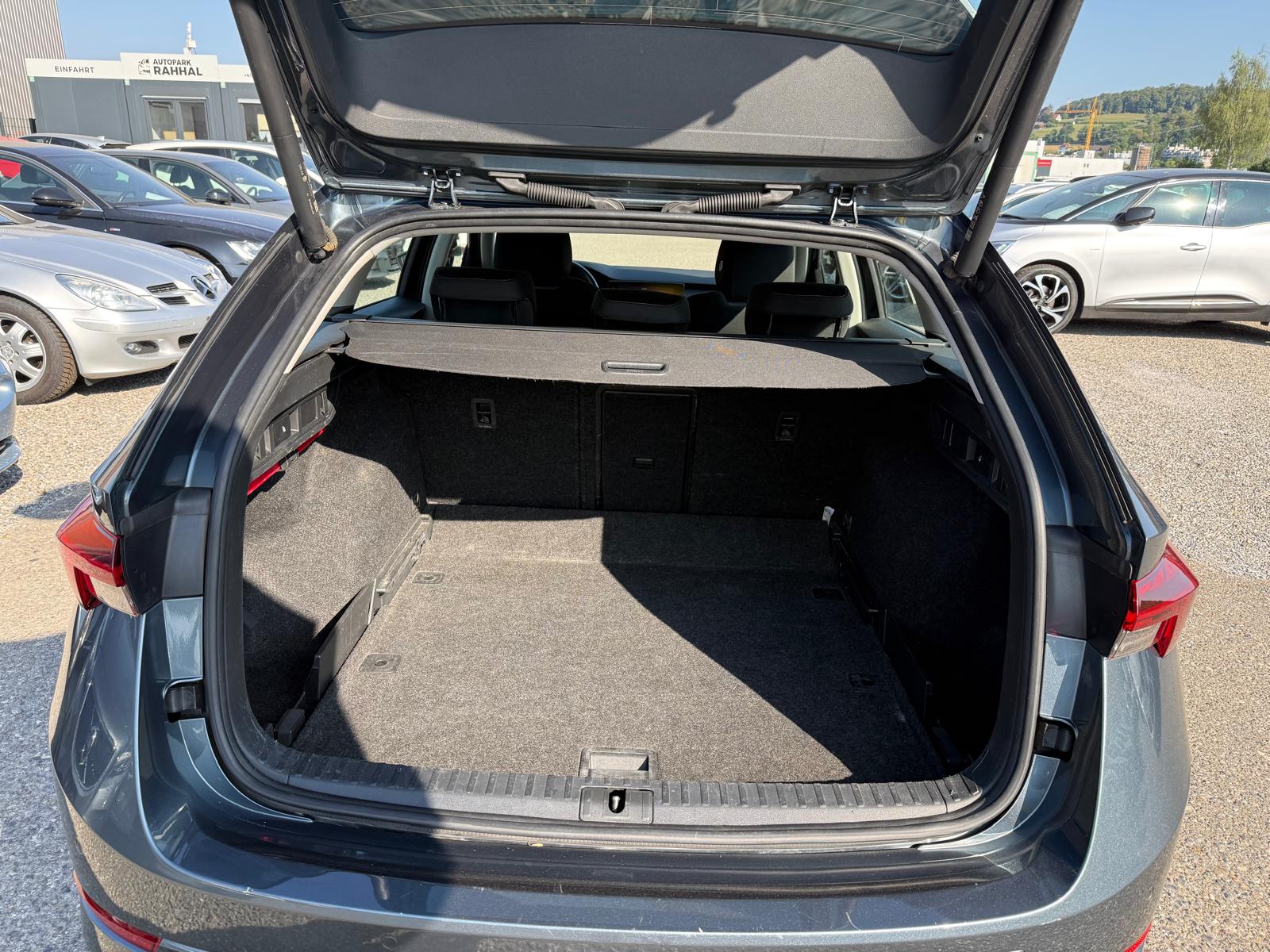 SKODA Octavia Combi 2.0 TDI Ambition 4x4 DSG-image-13