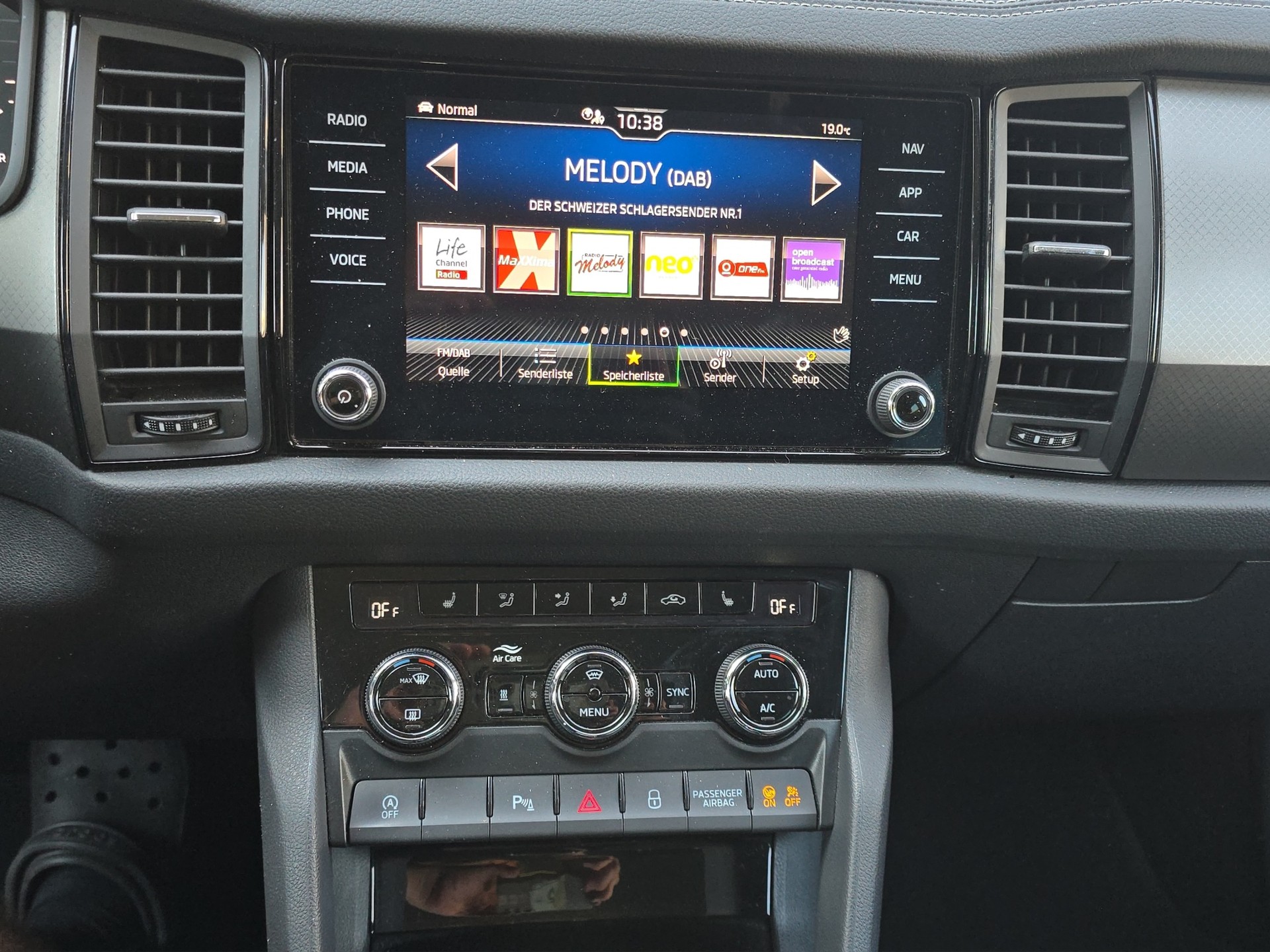 SKODA Kodiaq 2.0 TDI CR Clever 4x4 DSG-image-13