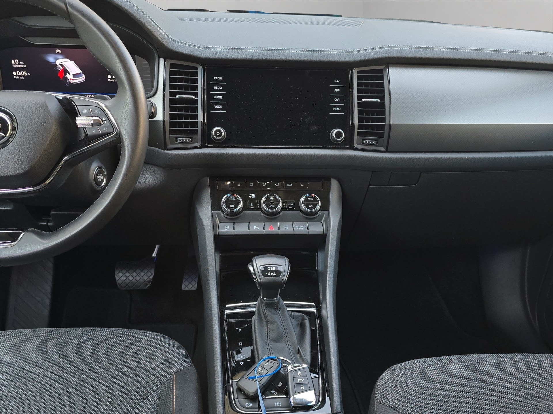 SKODA Kodiaq 2.0 TDI CR Clever 4x4 DSG-image-11