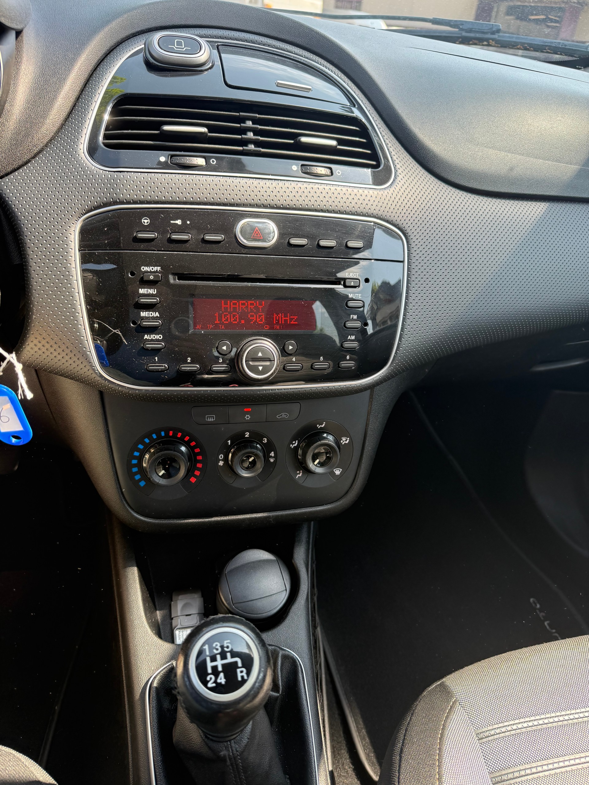 FIAT Punto 1.4 Dynamic (EVO)-image-11