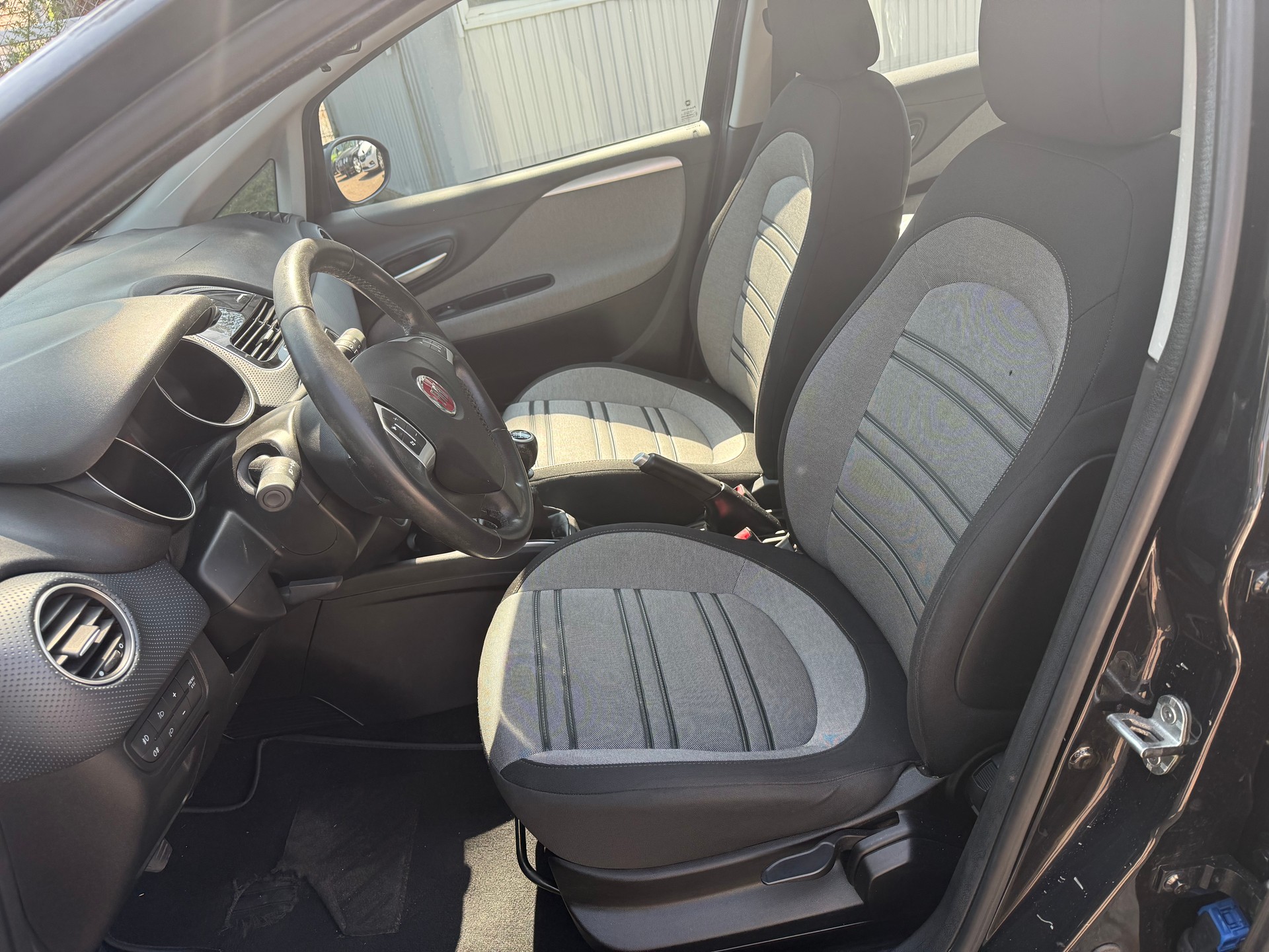 FIAT Punto 1.4 Dynamic (EVO)-image-10