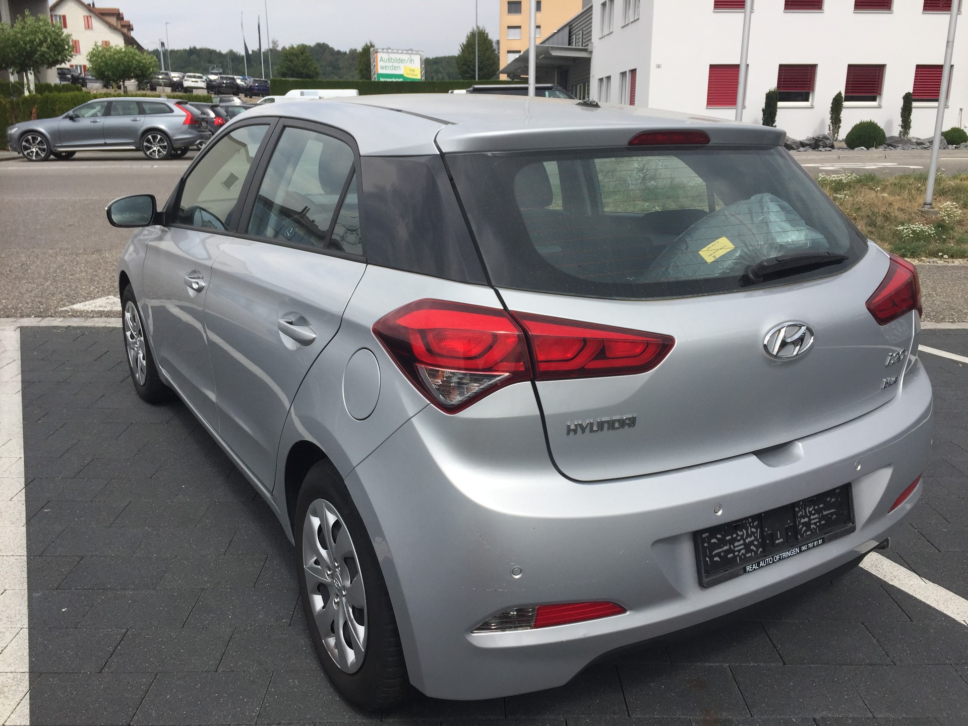 HYUNDAI i20 1.2 Amplia-image-4