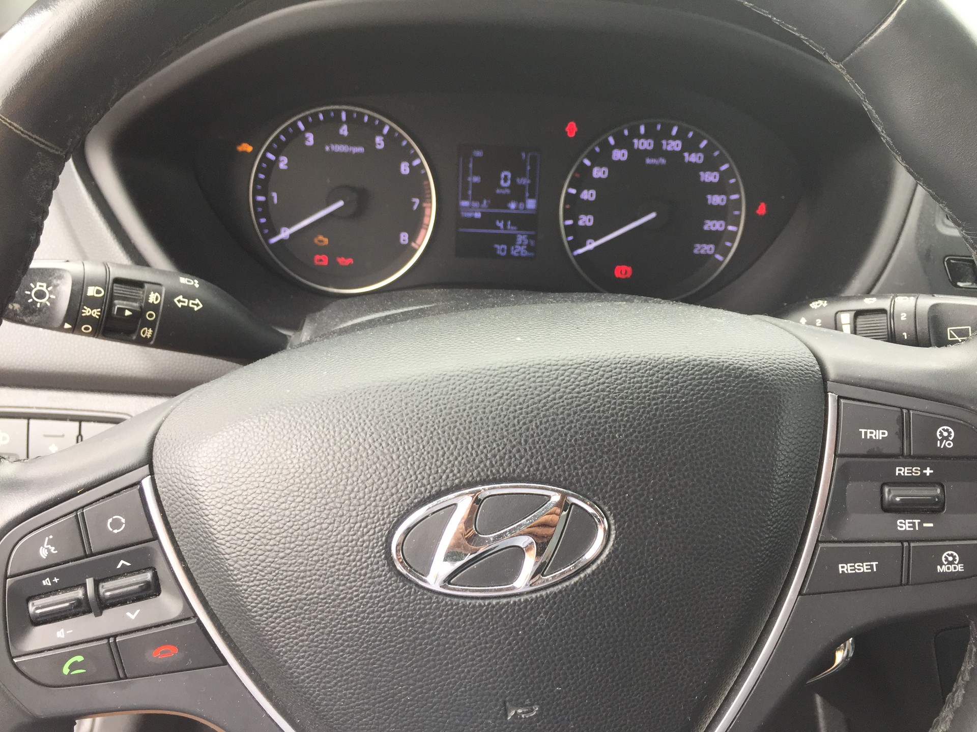 HYUNDAI i20 1.2 Amplia-image-13
