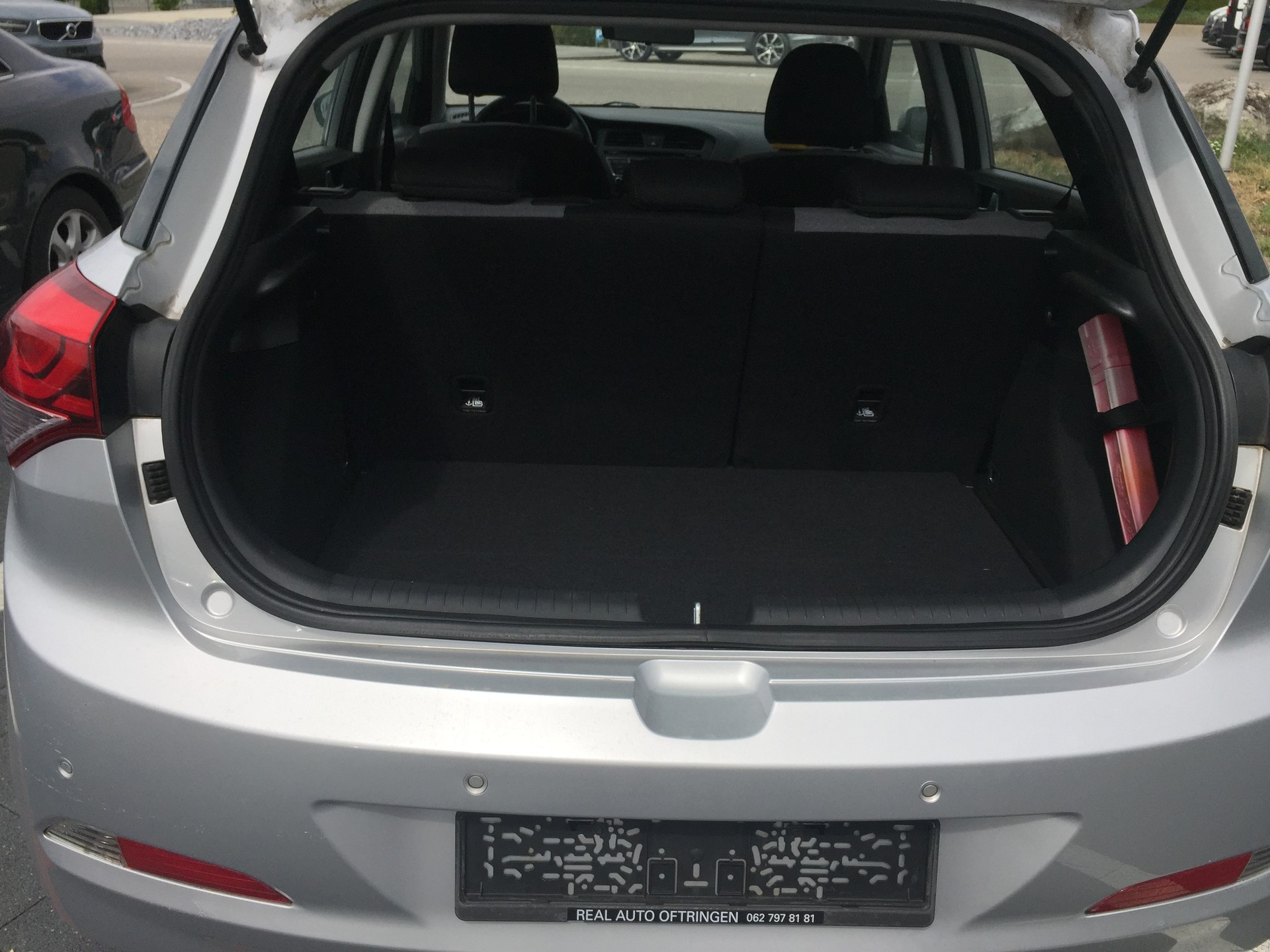 HYUNDAI i20 1.2 Amplia-image-6