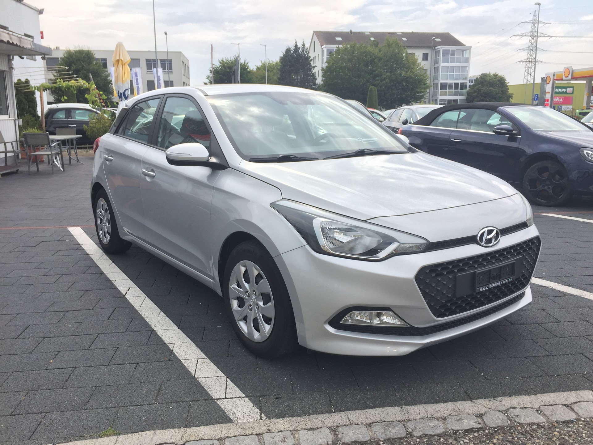 HYUNDAI i20 1.2 Amplia-image-1