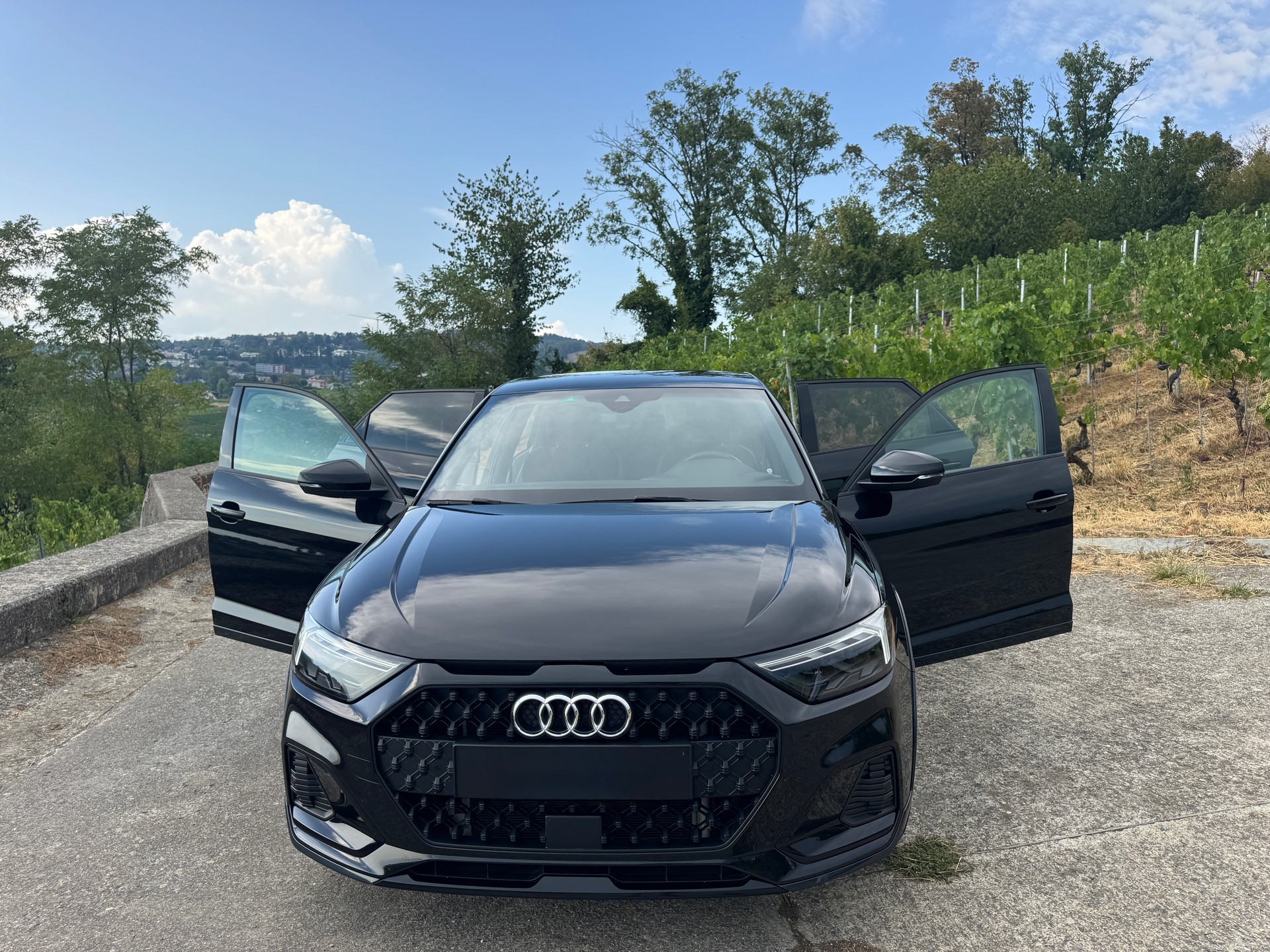 AUDI 1.0 30 TFSI Allstreet Attraction S-Tronic-image-0