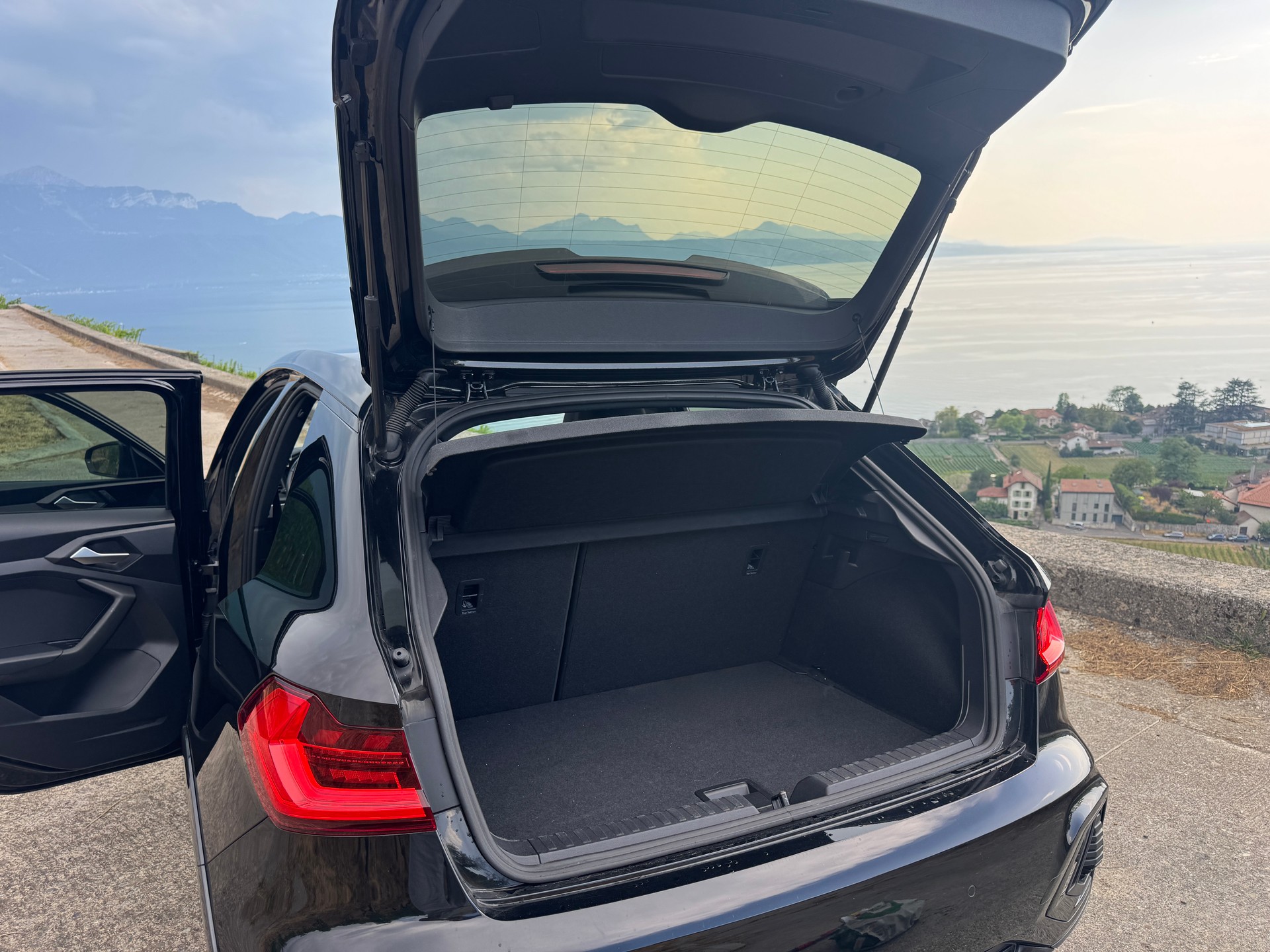 AUDI 1.0 30 TFSI Allstreet Attraction S-Tronic-image-1
