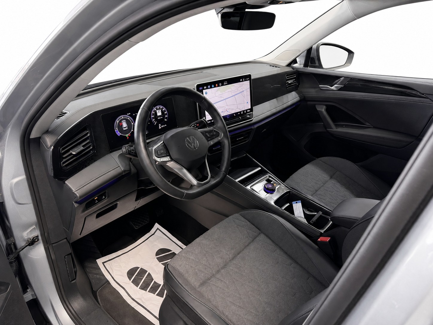 VW Tiguan 2.0 TDI SCR Life DSG * Anhängerkupplung *-image-8