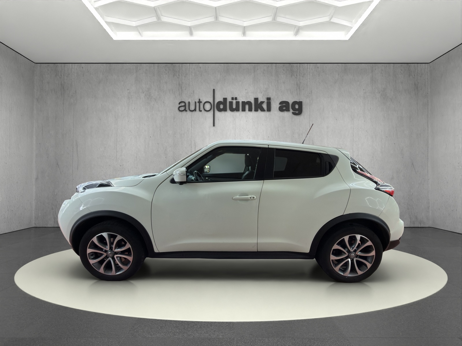 NISSAN Juke 1.6 DIG-T tekna 4x4 Xtronic M-CVT-showroom-element-1