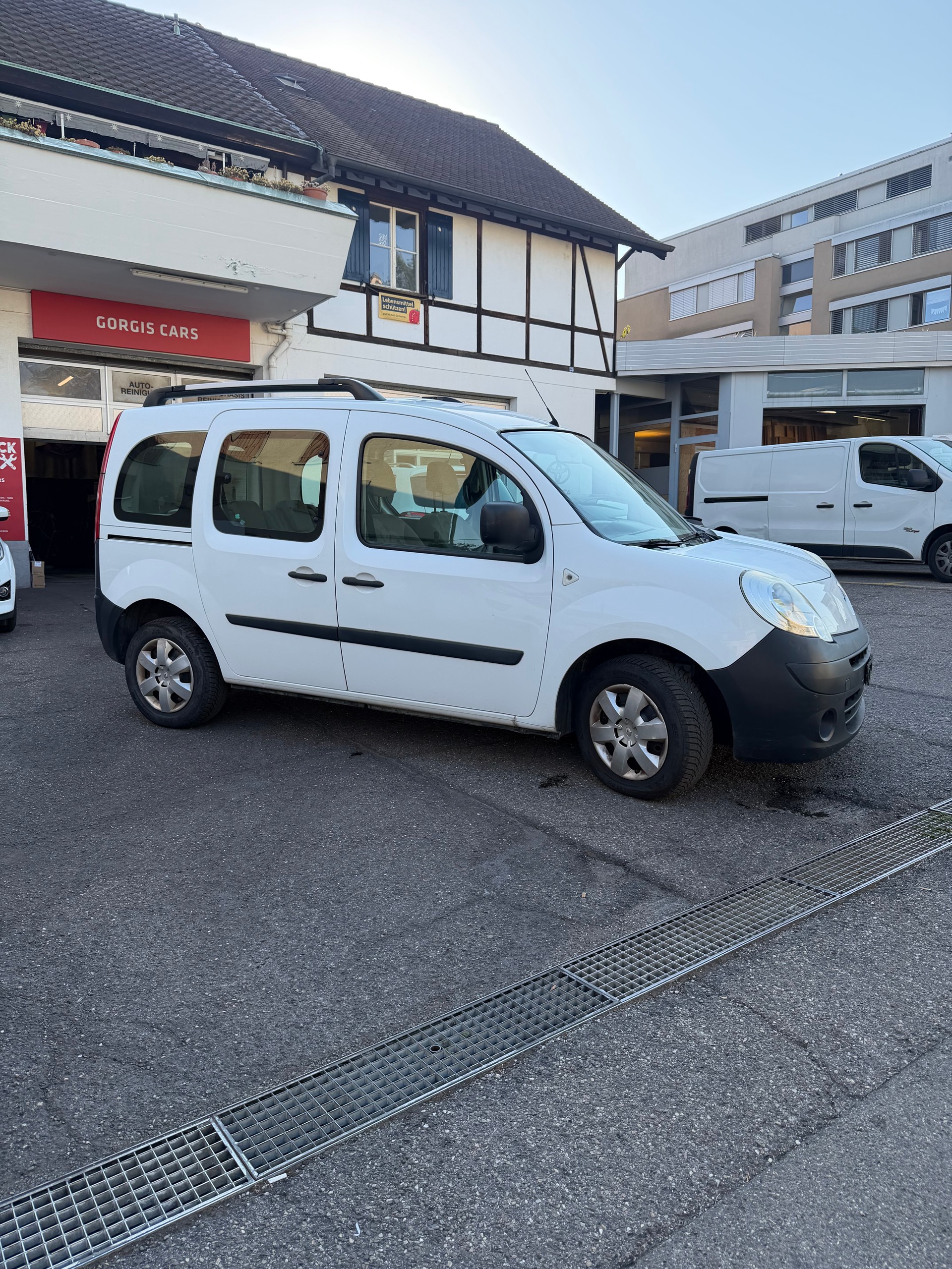 RENAULT Kangoo 1.5 dCi Authentique-image-2