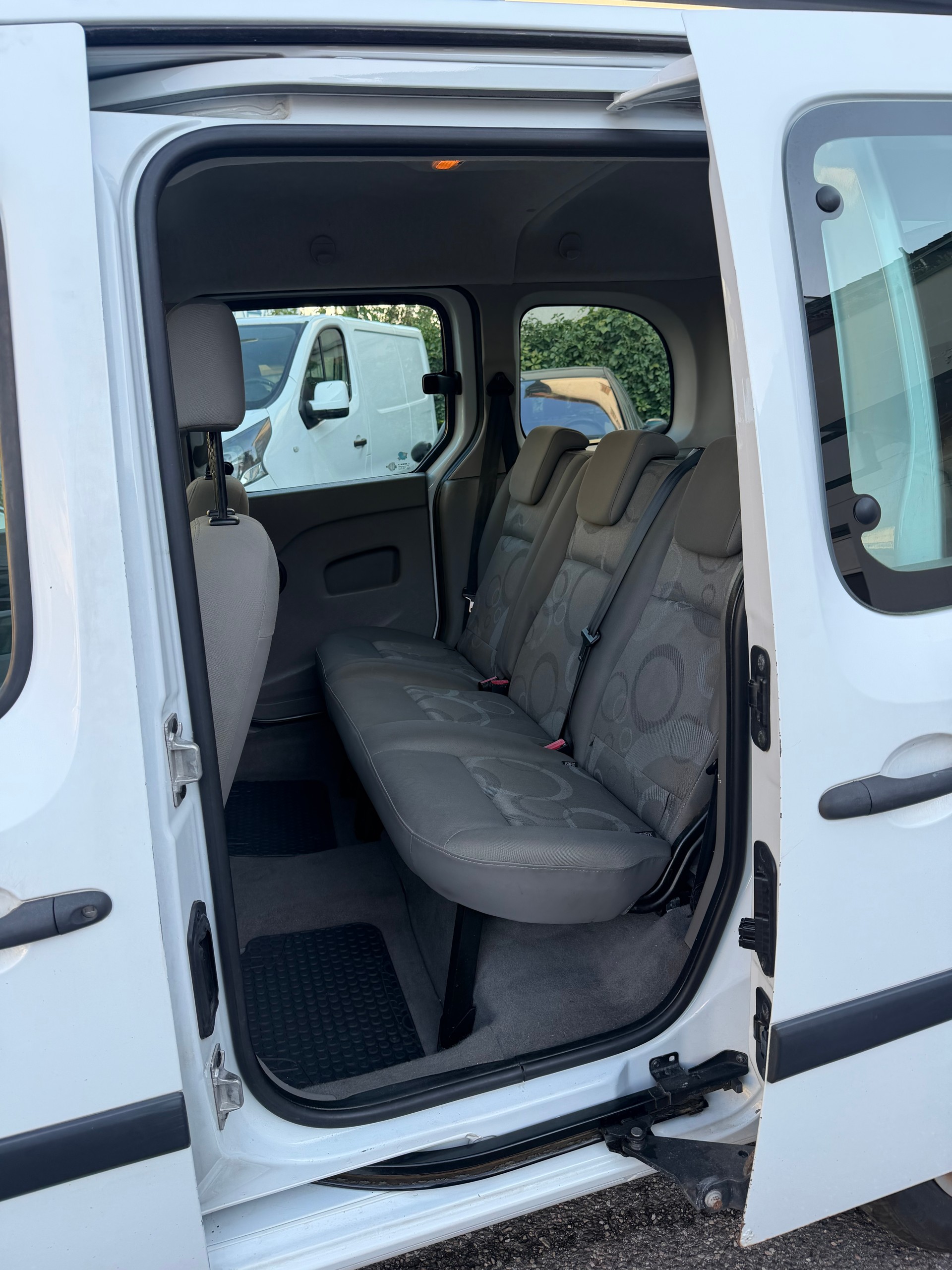 RENAULT Kangoo 1.5 dCi Authentique-image-7