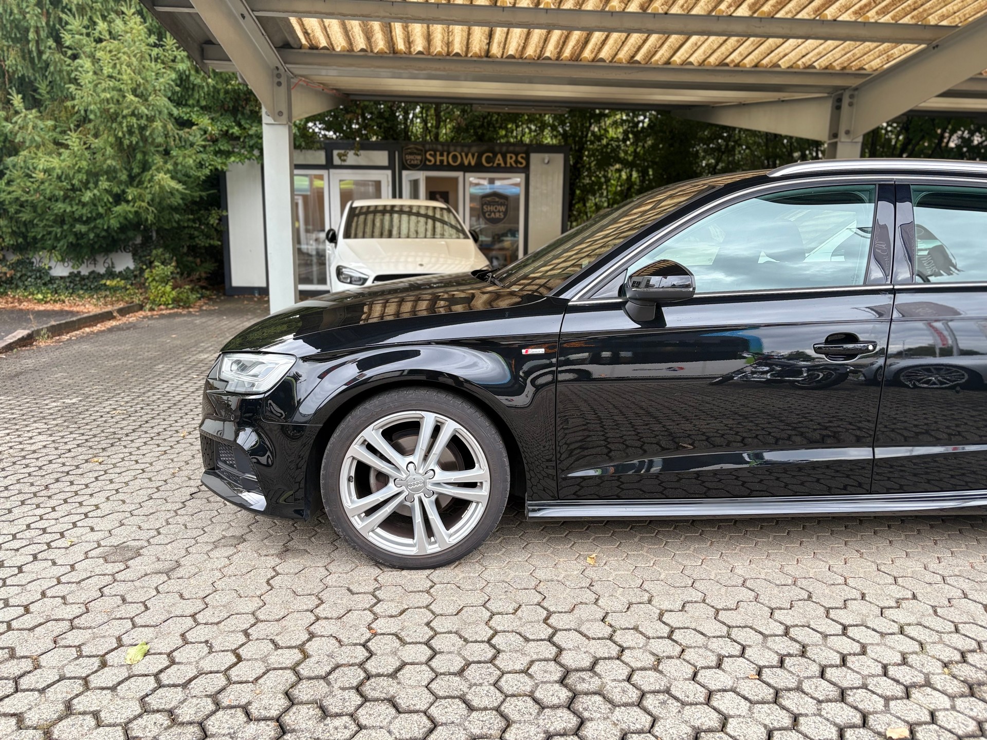 AUDI A3 Sportback 1.5 TFSI S-tronic Sport-image-2