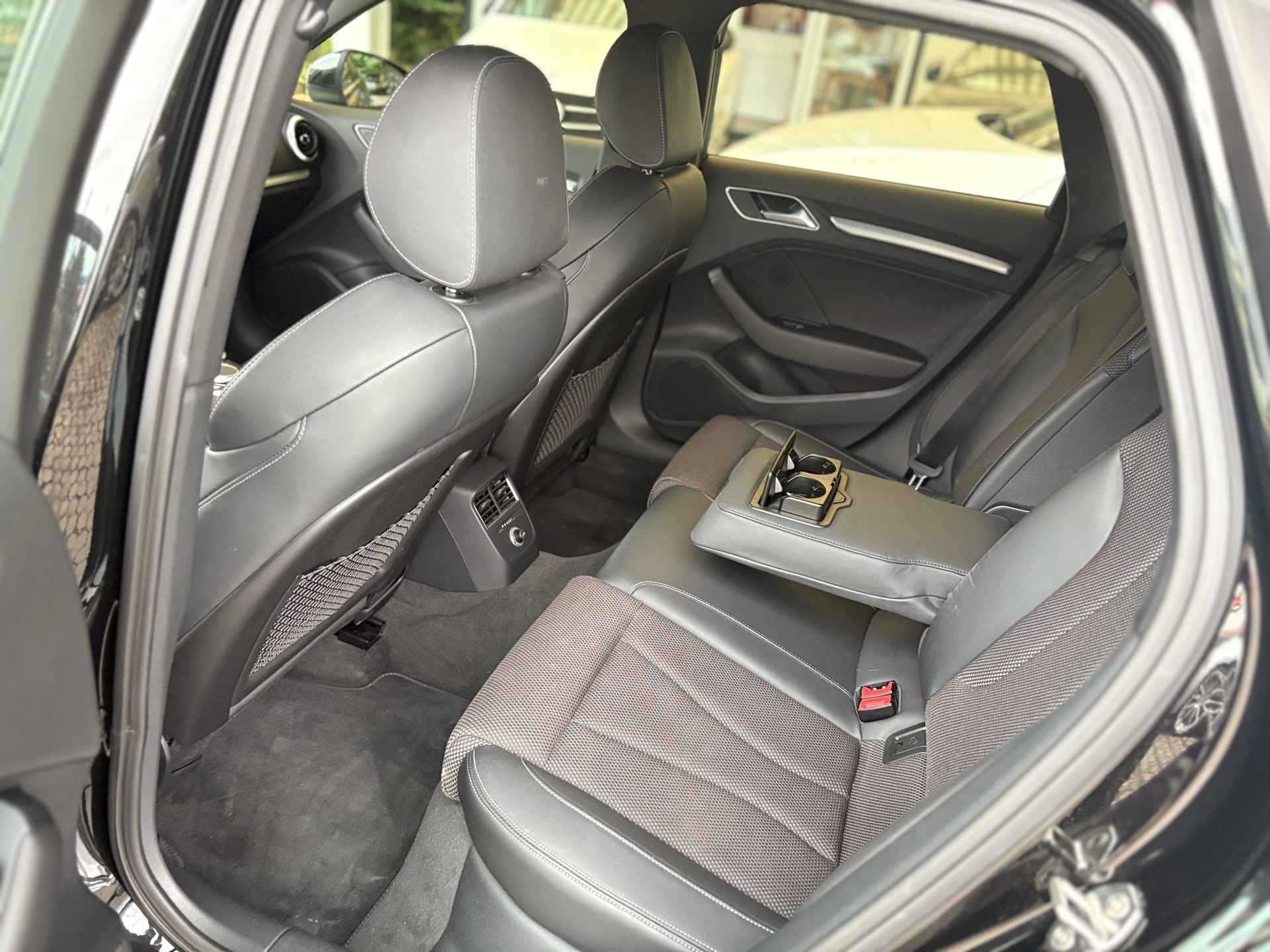 AUDI A3 Sportback 1.5 TFSI S-tronic Sport-image-8