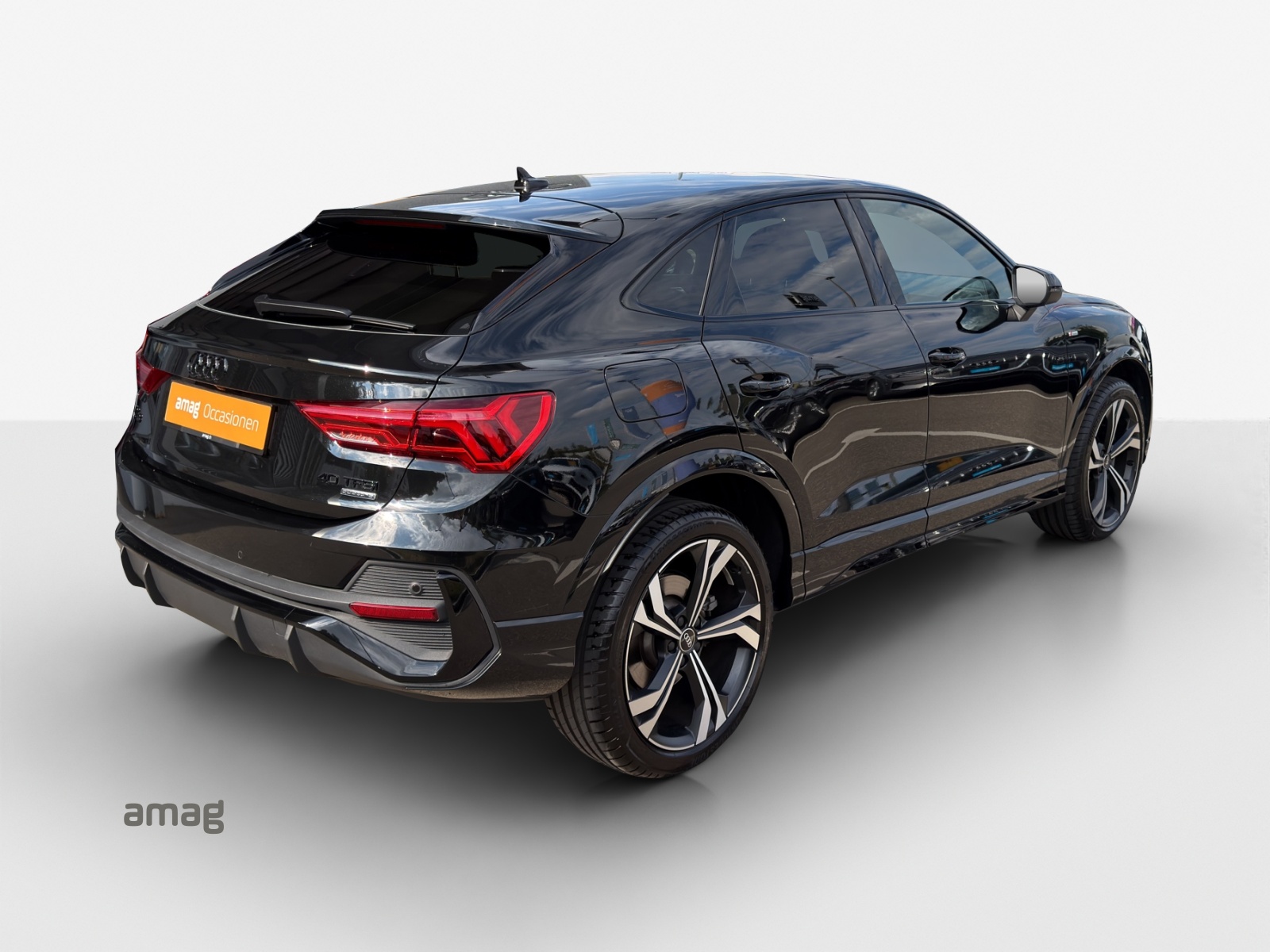 AUDI Q3 Sportback 40 TFSI S line quattro S-tronic-image-4