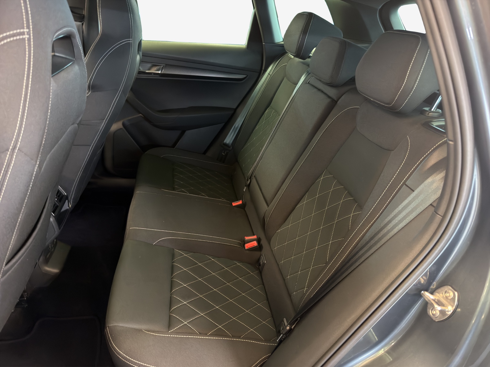 SKODA Karoq 1.5 TSI ACT SportLine DSG-image-11