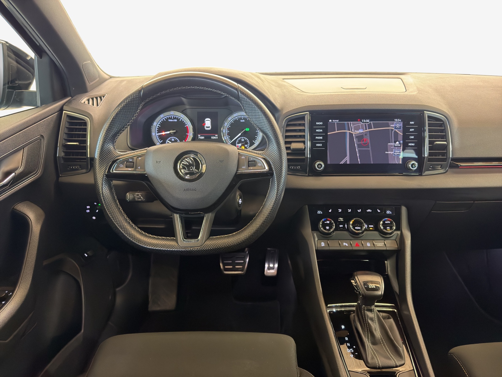 SKODA Karoq 1.5 TSI ACT SportLine DSG-image-8