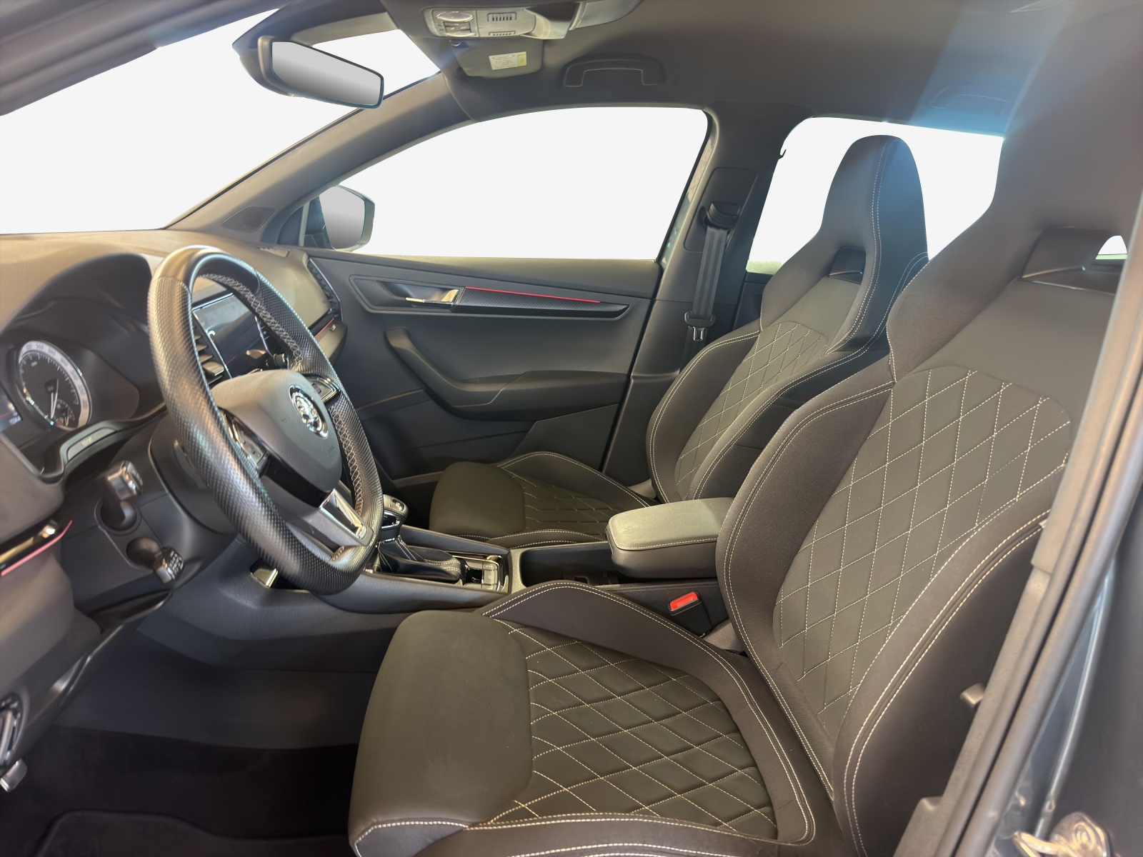 SKODA Karoq 1.5 TSI ACT SportLine DSG-image-7