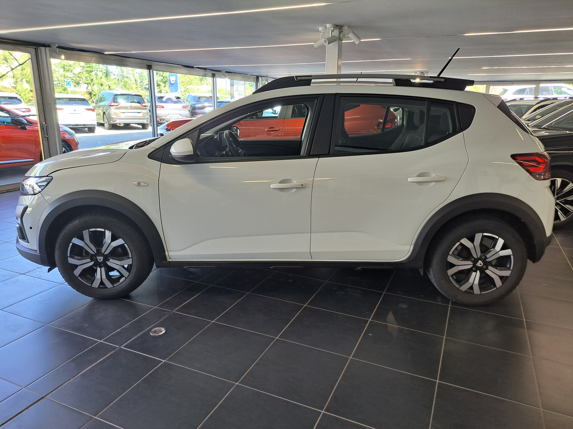 DACIA Sandero Stepway TCe 90 Expression CVT-image-1