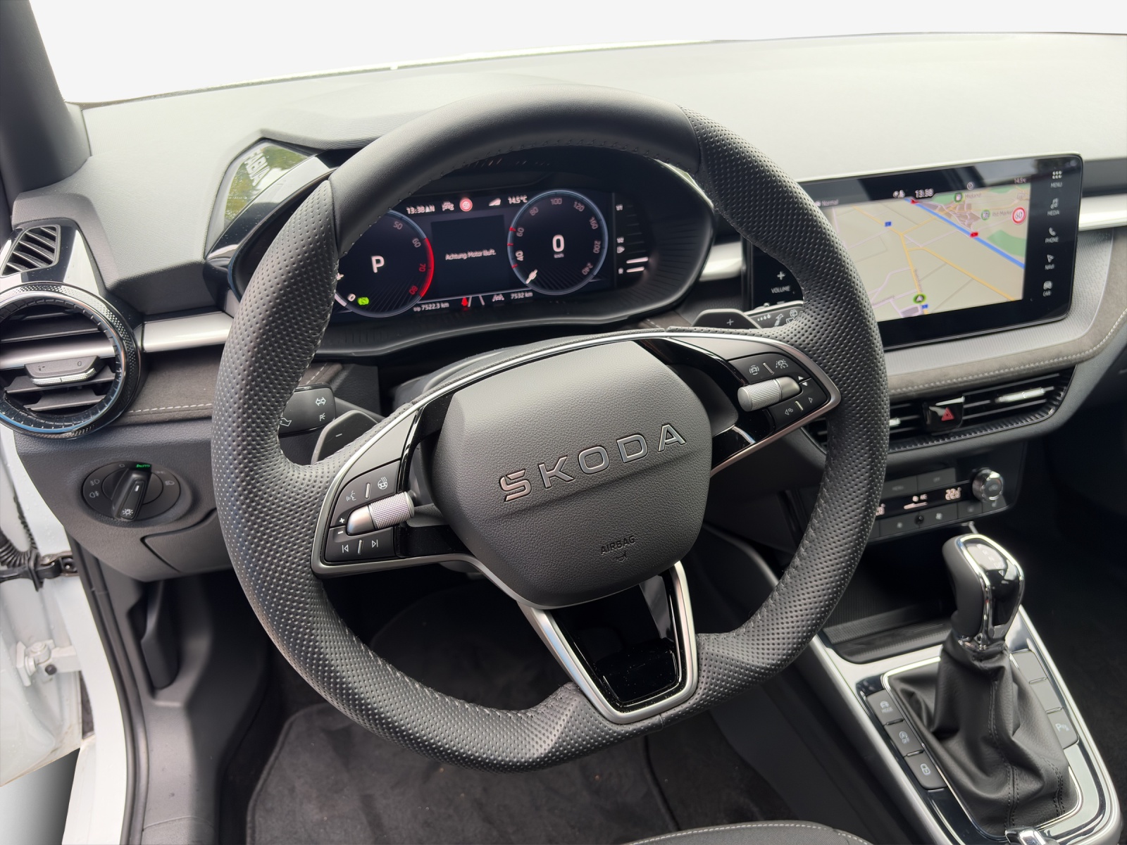SKODA Fabia 1.0 TSI Dynamic DSG-image-9
