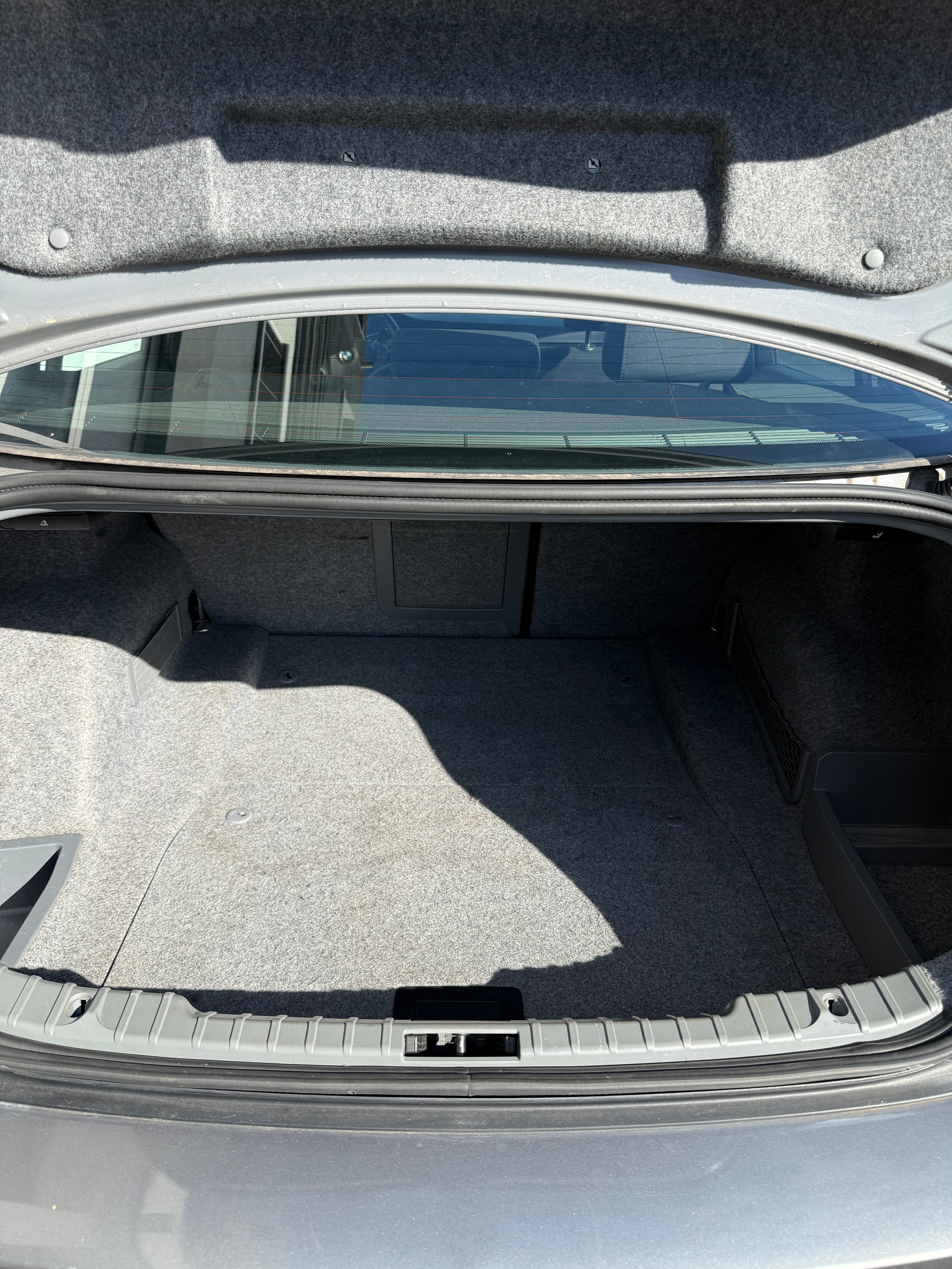 BMW 316i Dynamic Edition-image-13