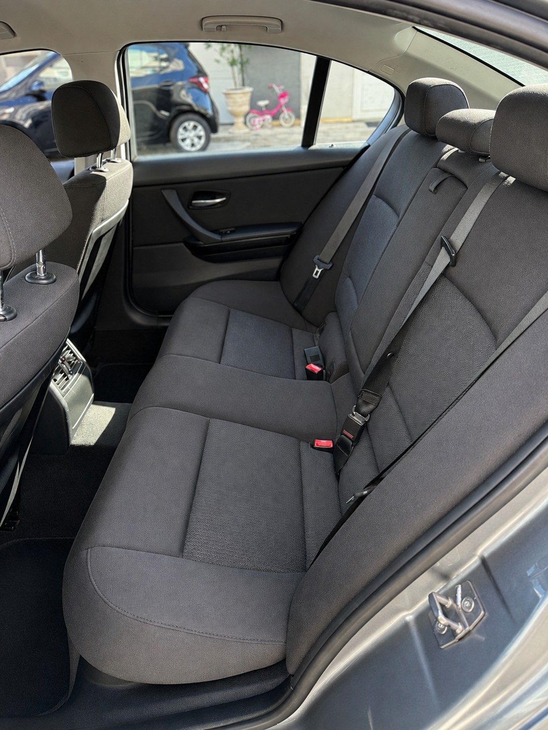 BMW 316i Dynamic Edition-image-12