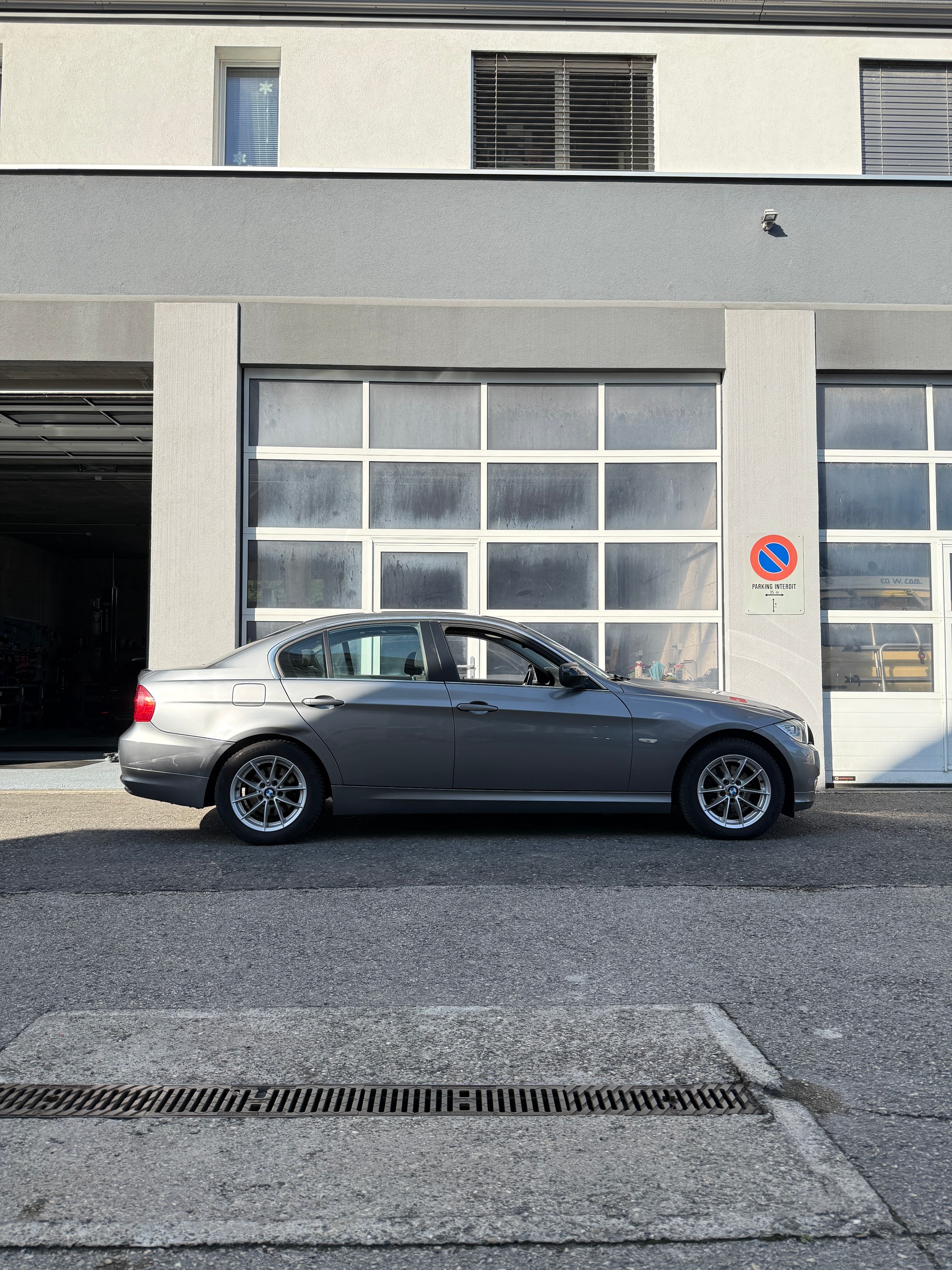 BMW 316i Dynamic Edition-image-3