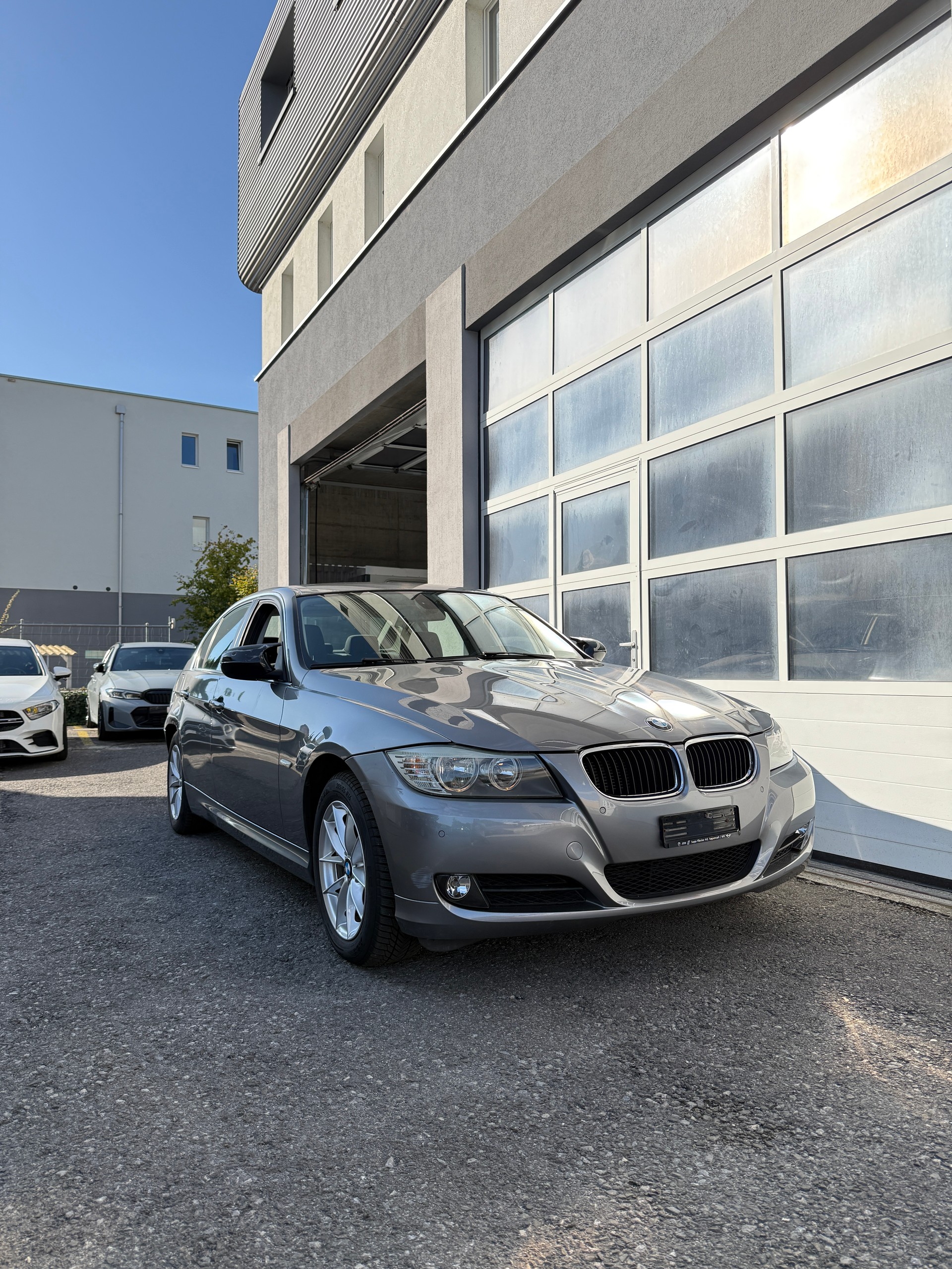 BMW 316i Dynamic Edition-image-0