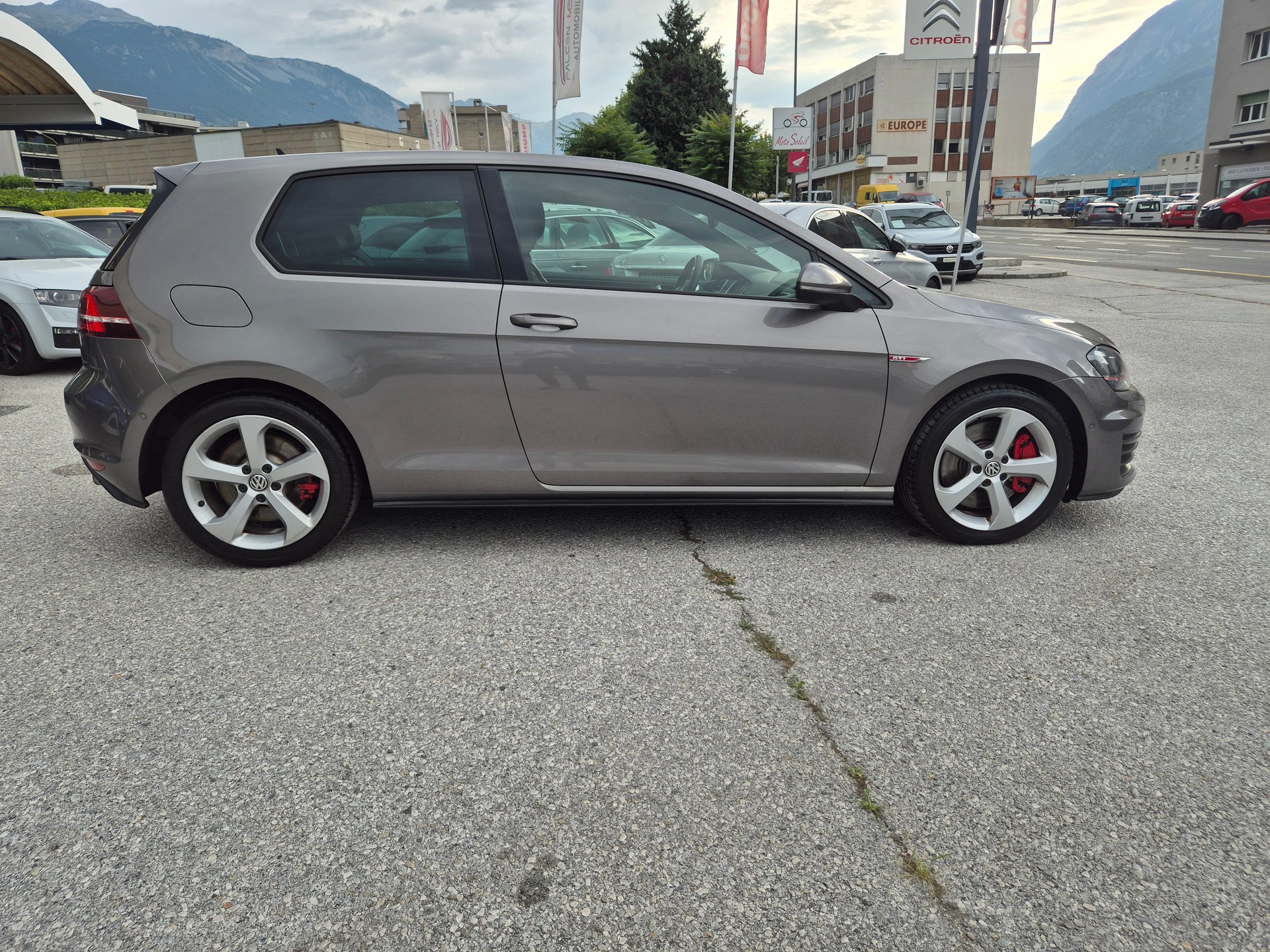 VW Golf 2.0 TSI GTI Performance DSG-image-8