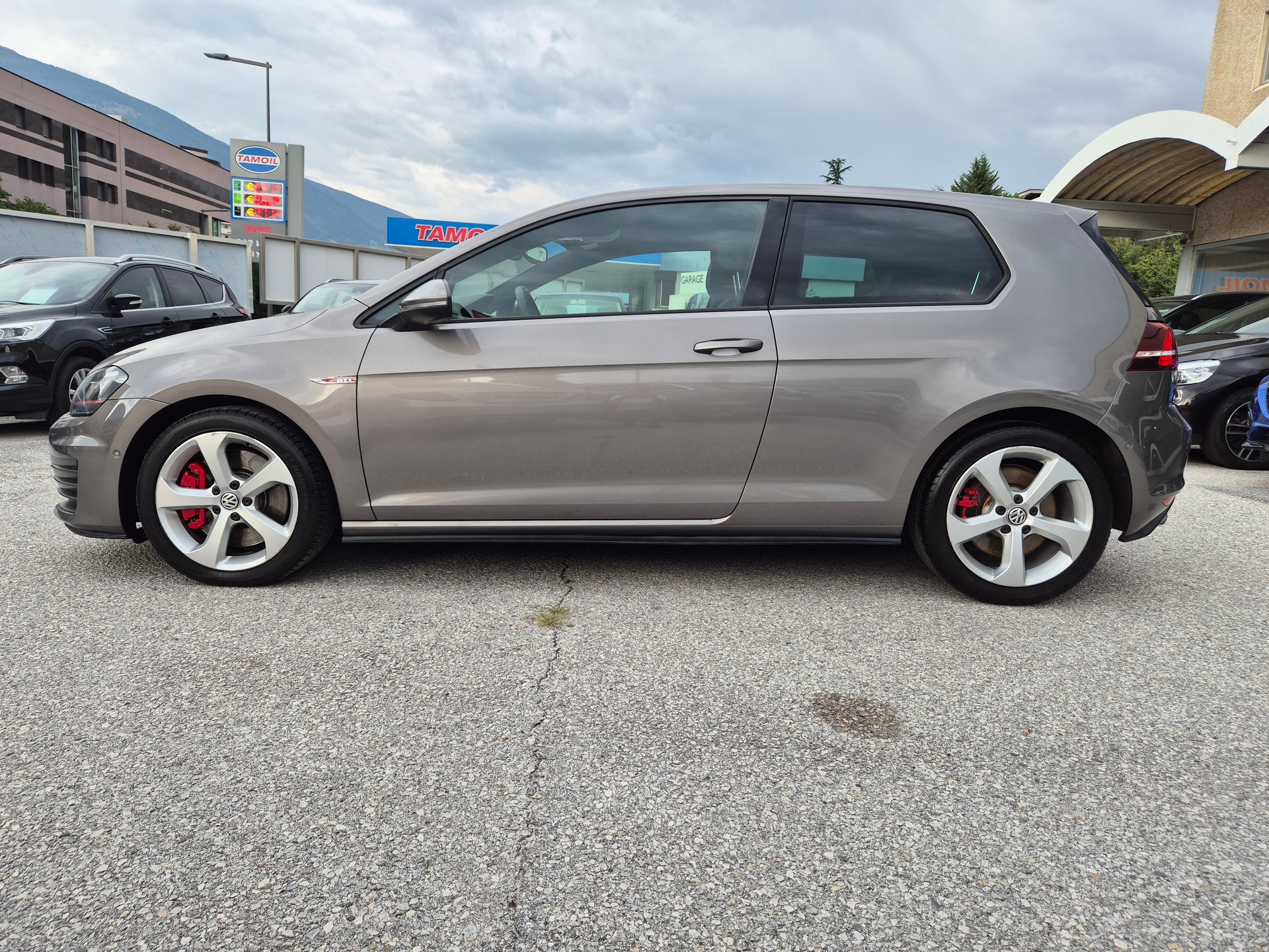 VW Golf 2.0 TSI GTI Performance DSG-image-3