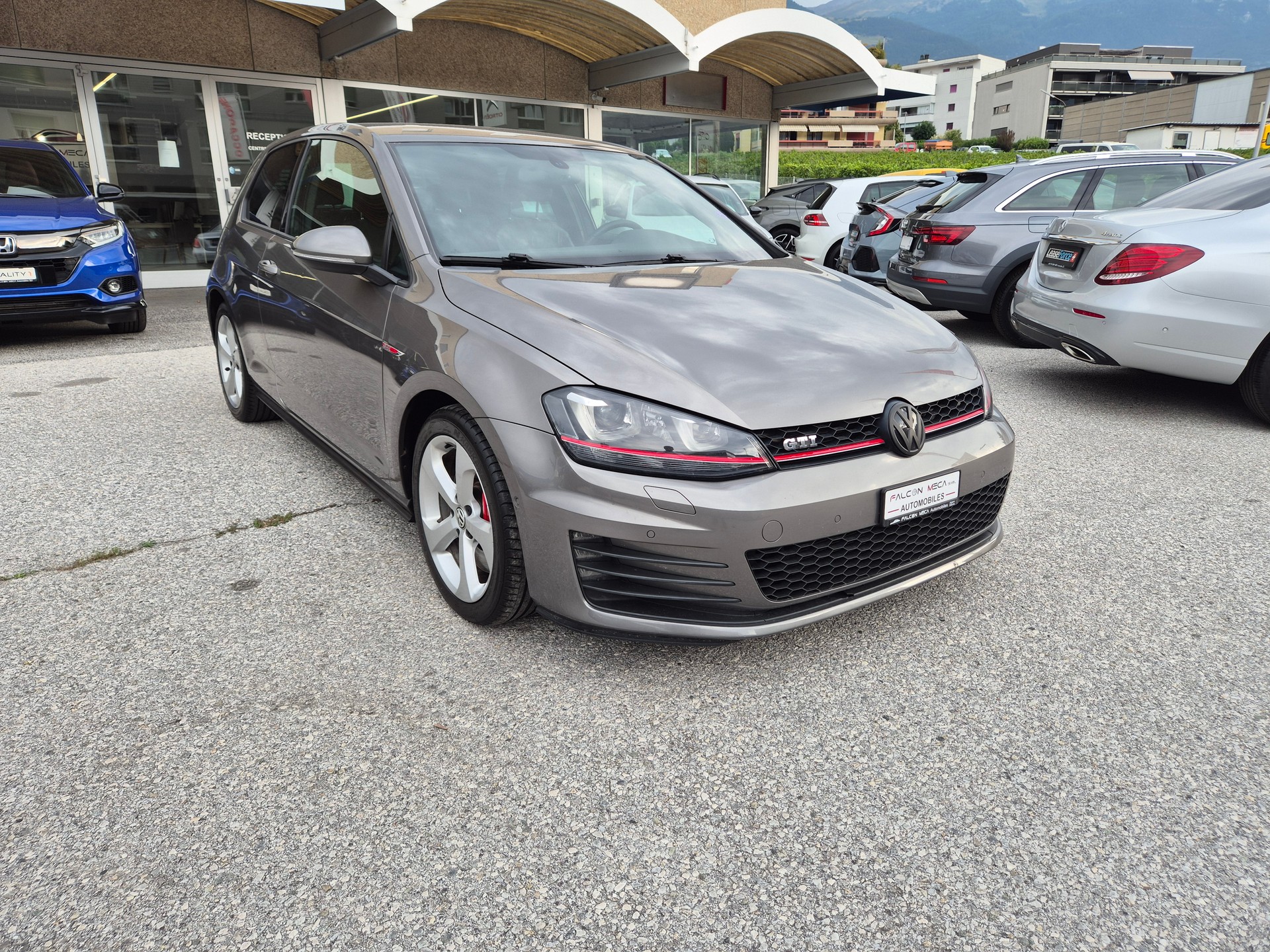 VW Golf 2.0 TSI GTI Performance DSG-image-10