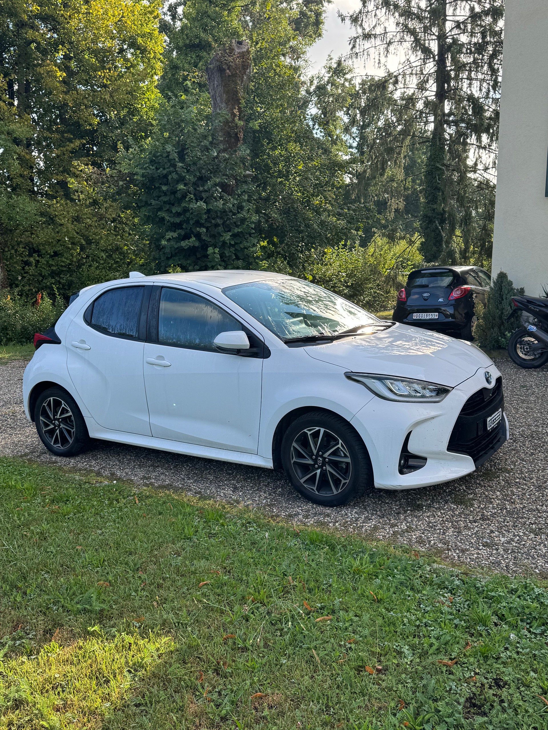 TOYOTA 1.5 VVT-i HSD Trend-image-1