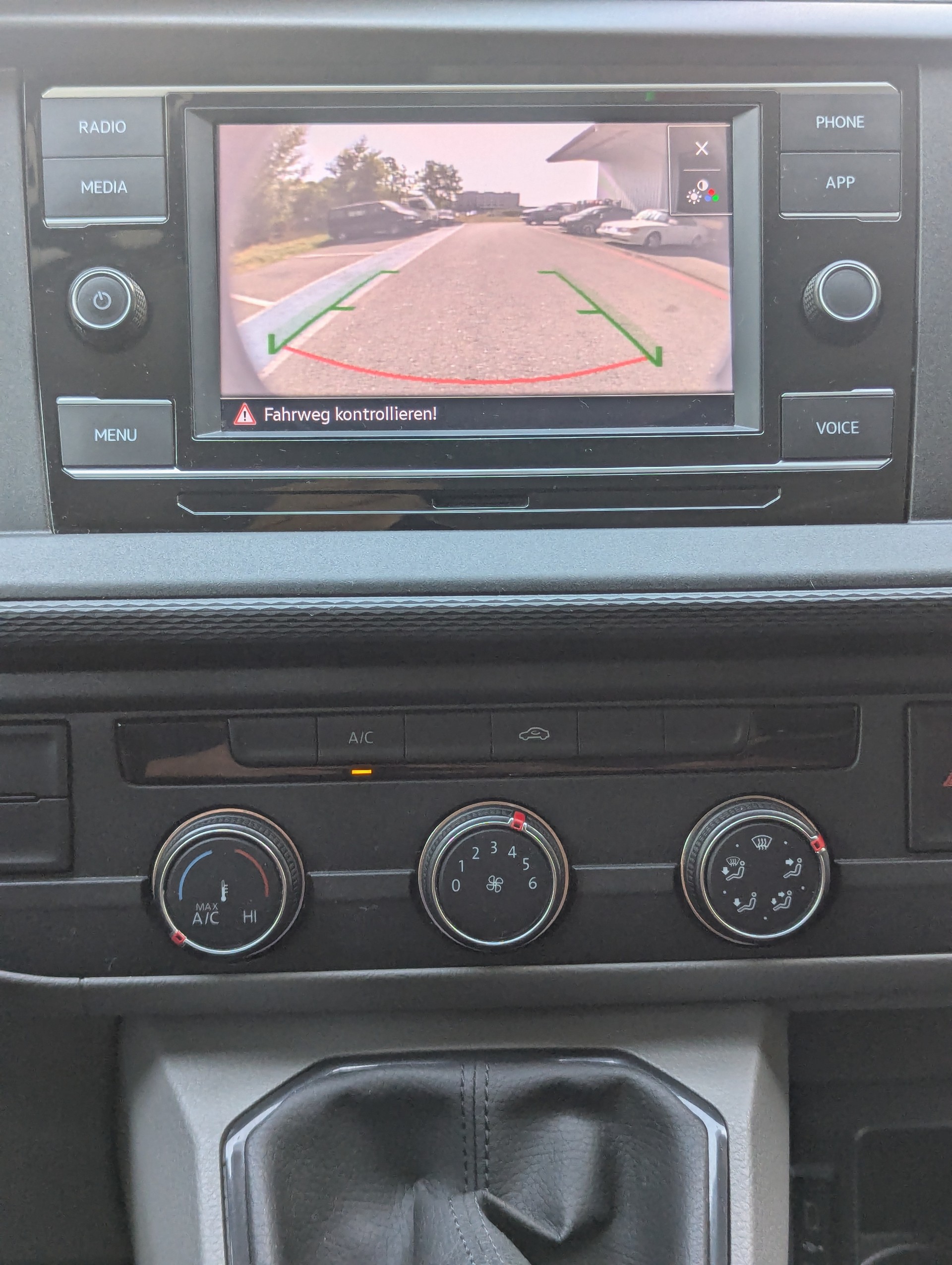 VW T6.1 2.0 TDI-image-24