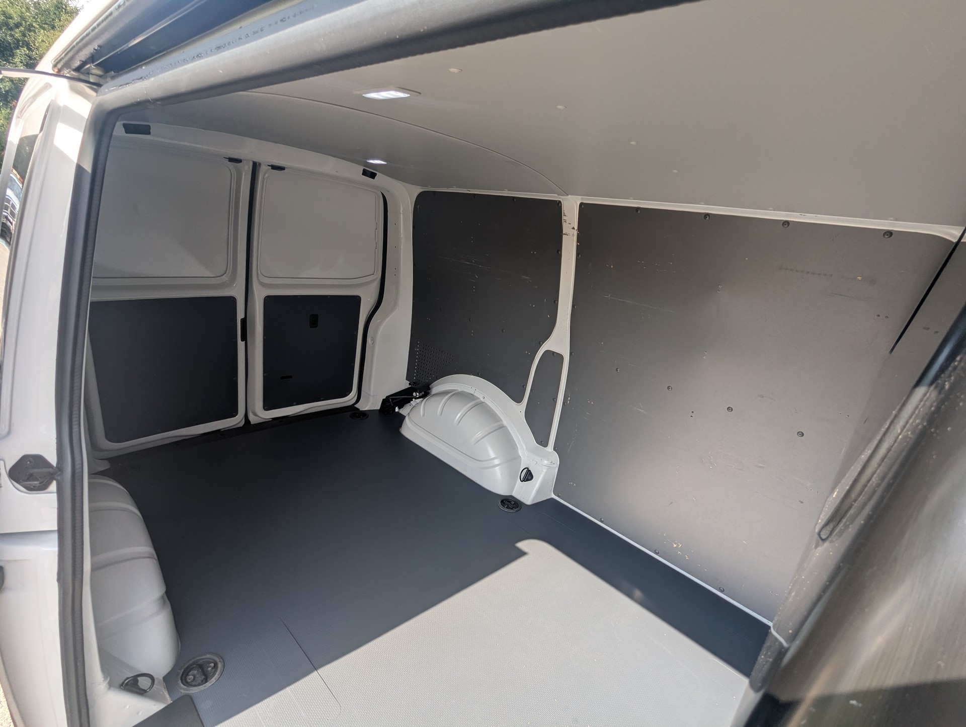 VW T6.1 2.0 TDI-image-14