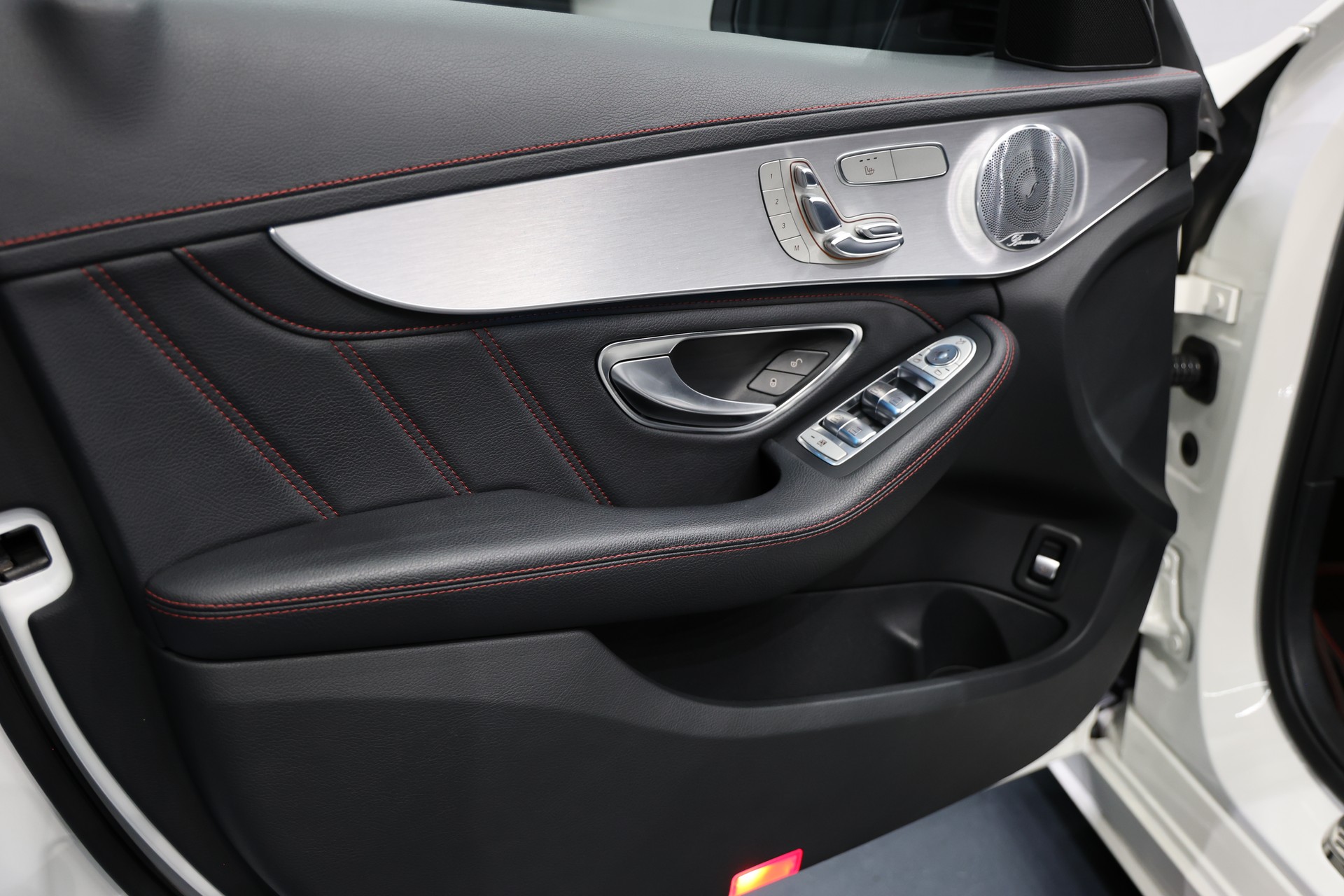 MERCEDES-BENZ C 43 AMG 4Matic 9G-Tronic-image-8