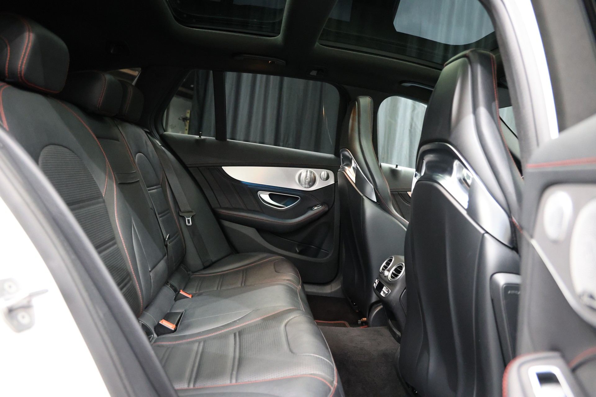 MERCEDES-BENZ C 43 AMG 4Matic 9G-Tronic-image-5