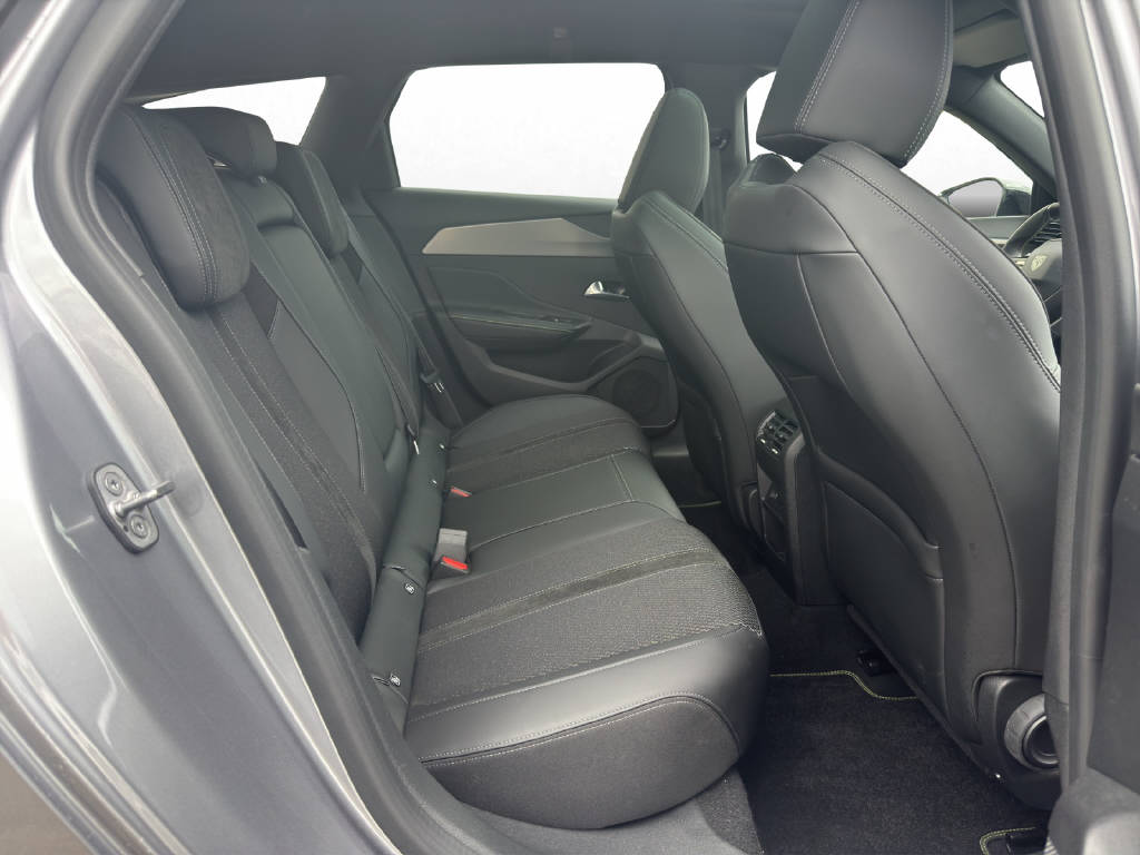 PEUGEOT 308 SW 1.6 PHEV 180 GT-image-13