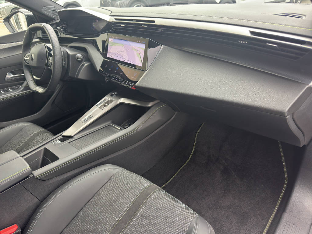 PEUGEOT 308 SW 1.6 PHEV 180 GT-image-11
