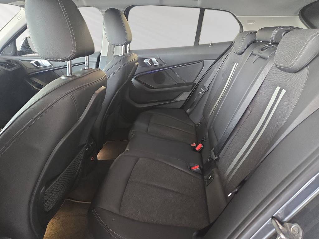 BMW 120d xDrive Steptronic Sport Line-image-7