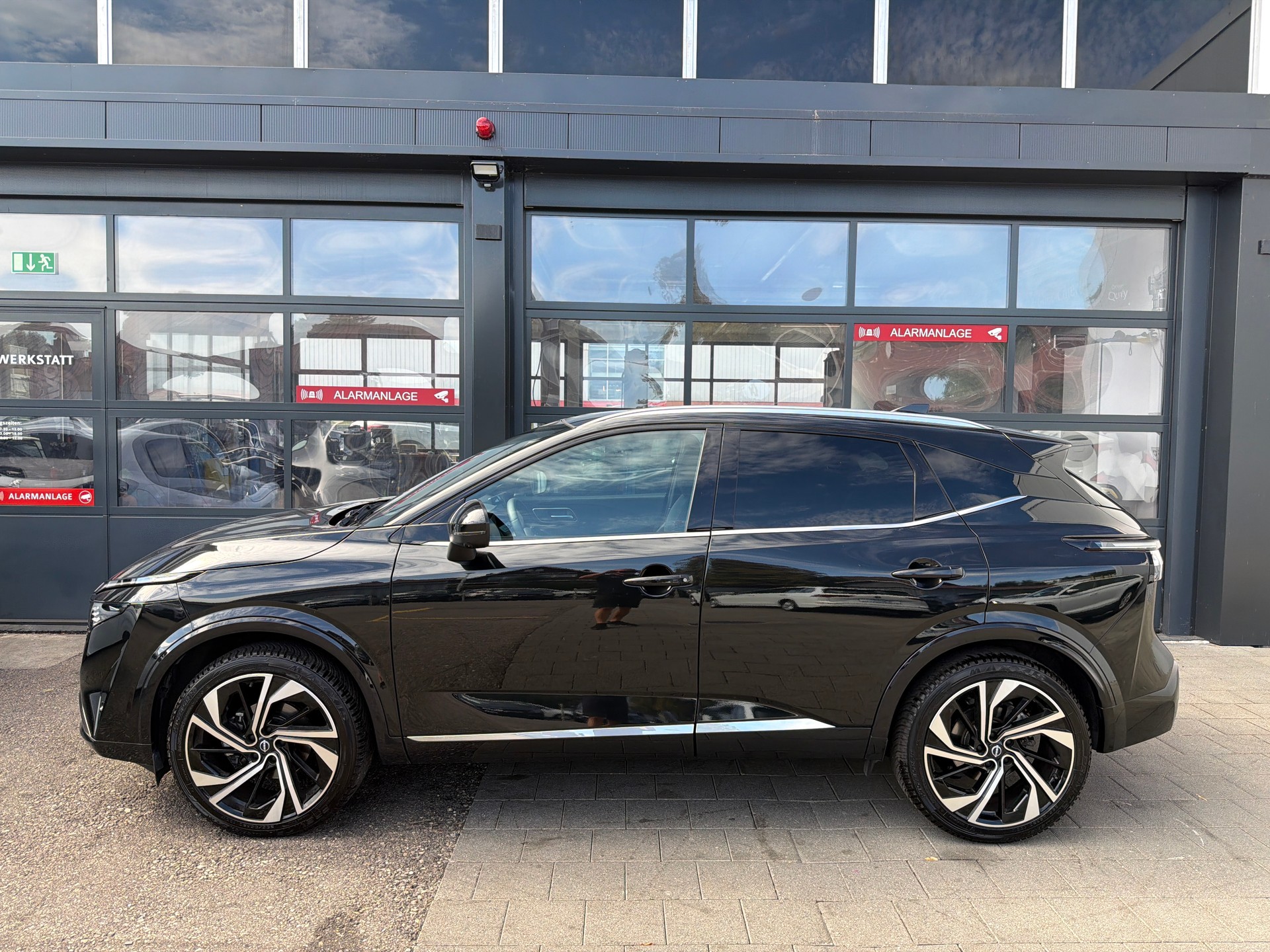 NISSAN Qashqai 1.3 DIG-T MHEV Tekna+ Xtronic-showroom-element-2