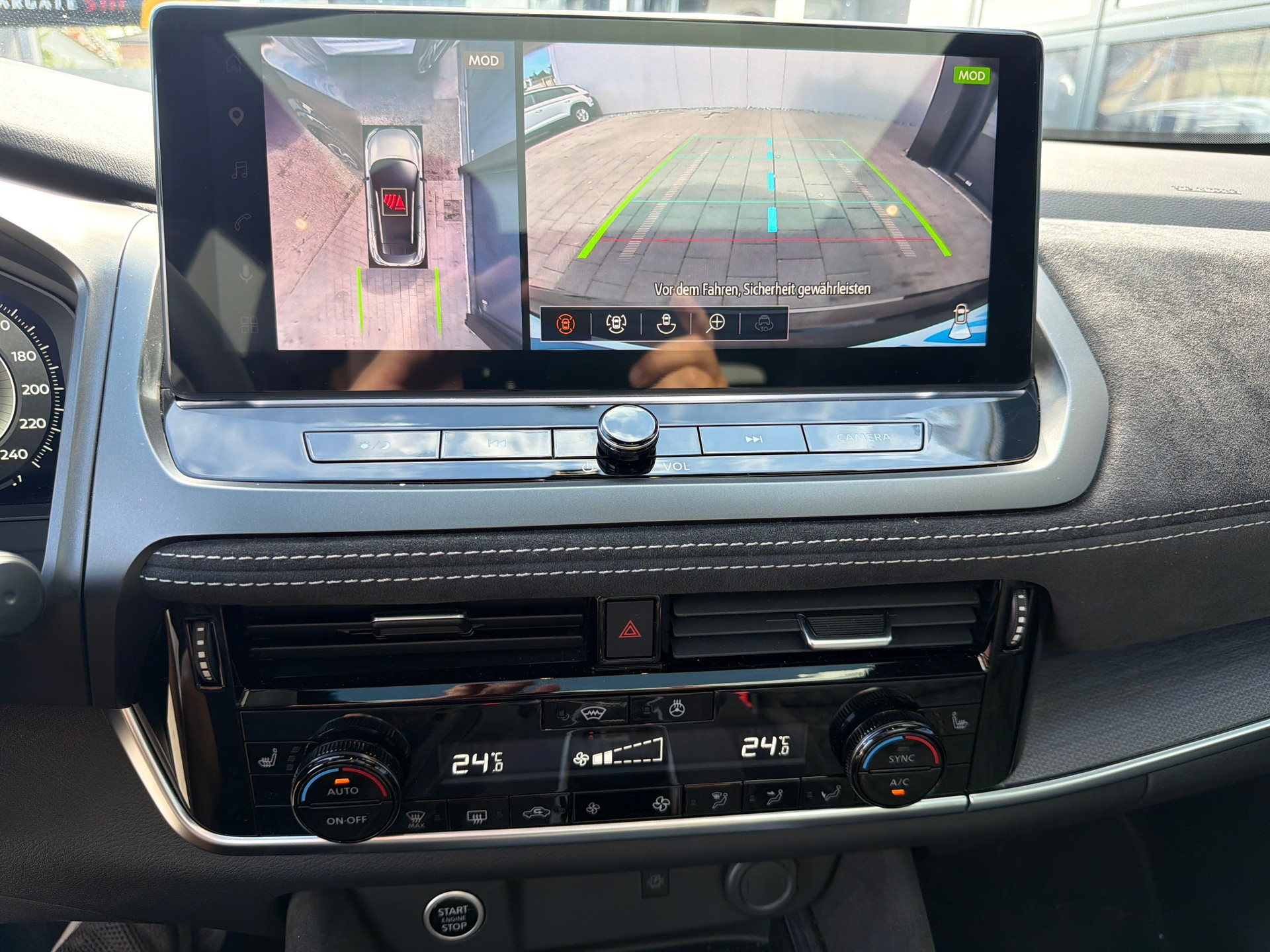 NISSAN Qashqai 1.3 DIG-T MHEV Tekna+ Xtronic-image-14